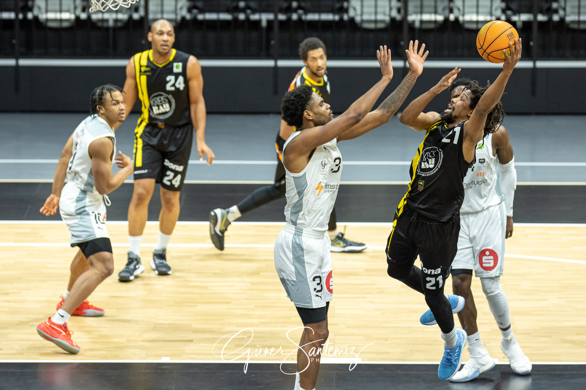 Nuernberg Falcons BC vs. VfL Kirchheim Knights - Basketball - 2.