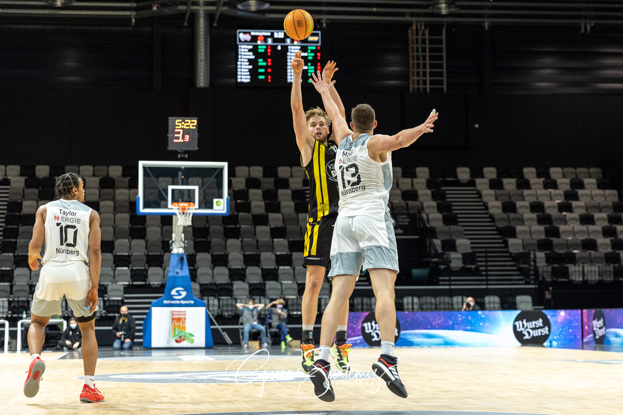 Nuernberg Falcons BC vs. VfL Kirchheim Knights - Basketball - 2.