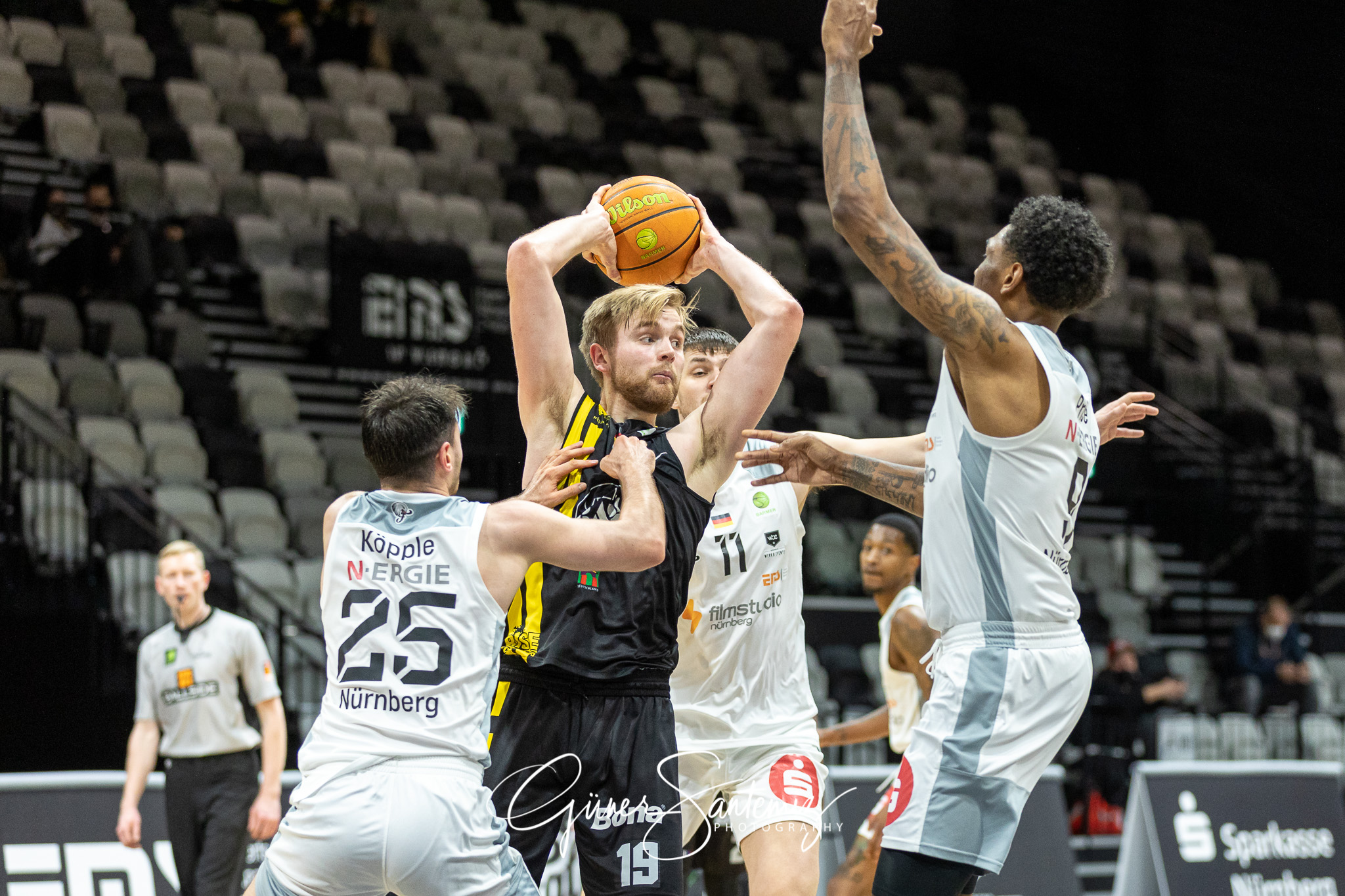 Nuernberg Falcons BC vs. VfL Kirchheim Knights - Basketball - 2.