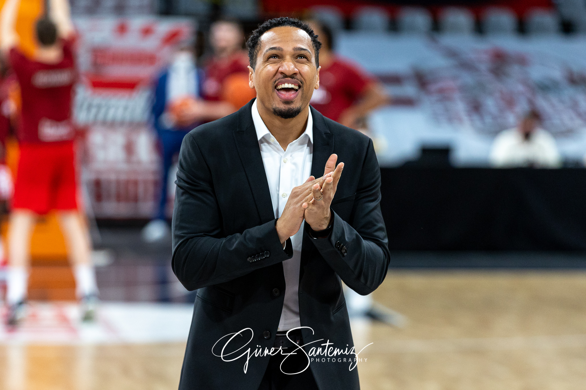 Brose Bamberg vs. MHP Riesen Ludwigsburg - Basketball - easyCred