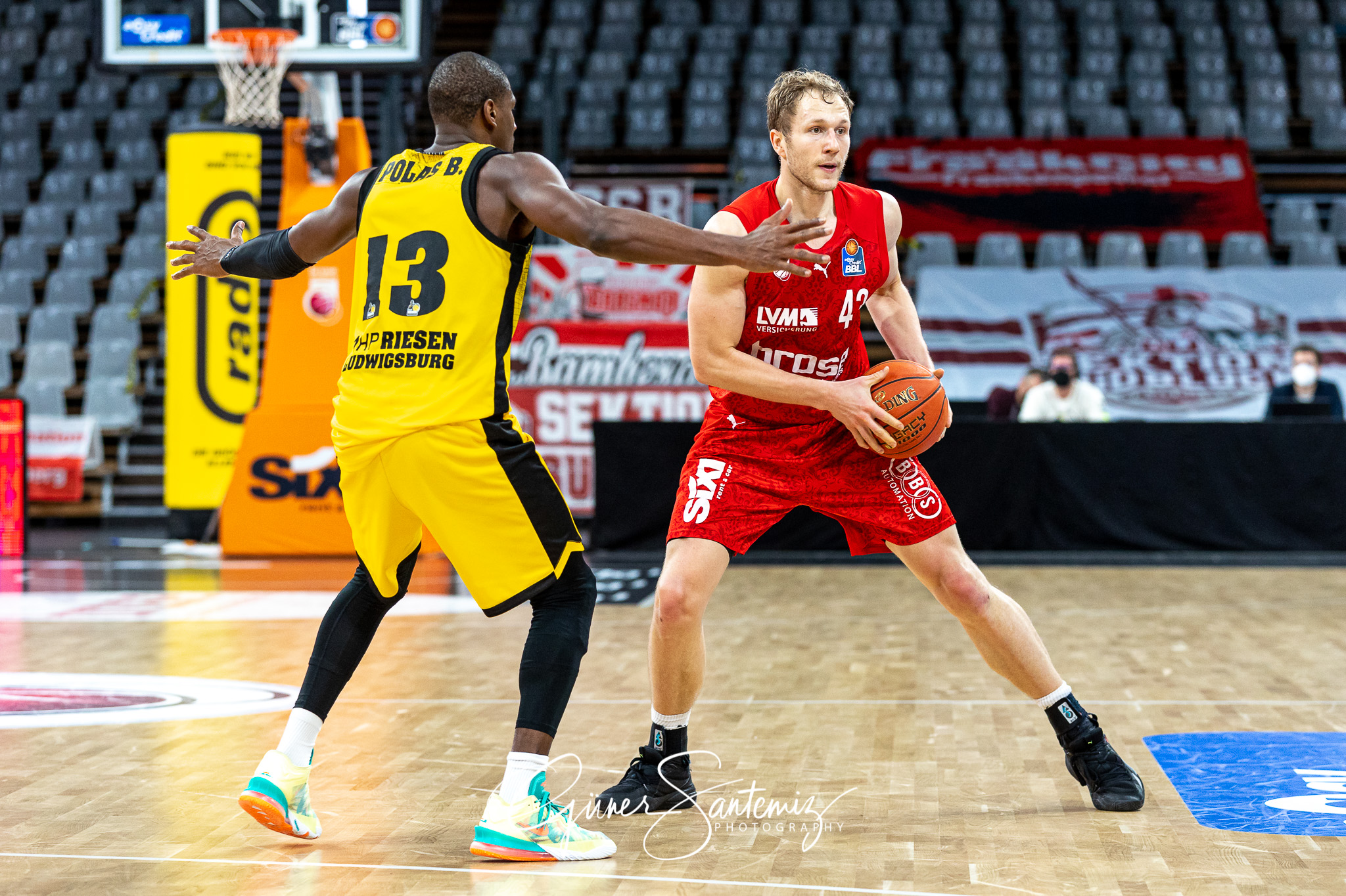 Brose Bamberg vs. MHP Riesen Ludwigsburg - Basketball - easyCred