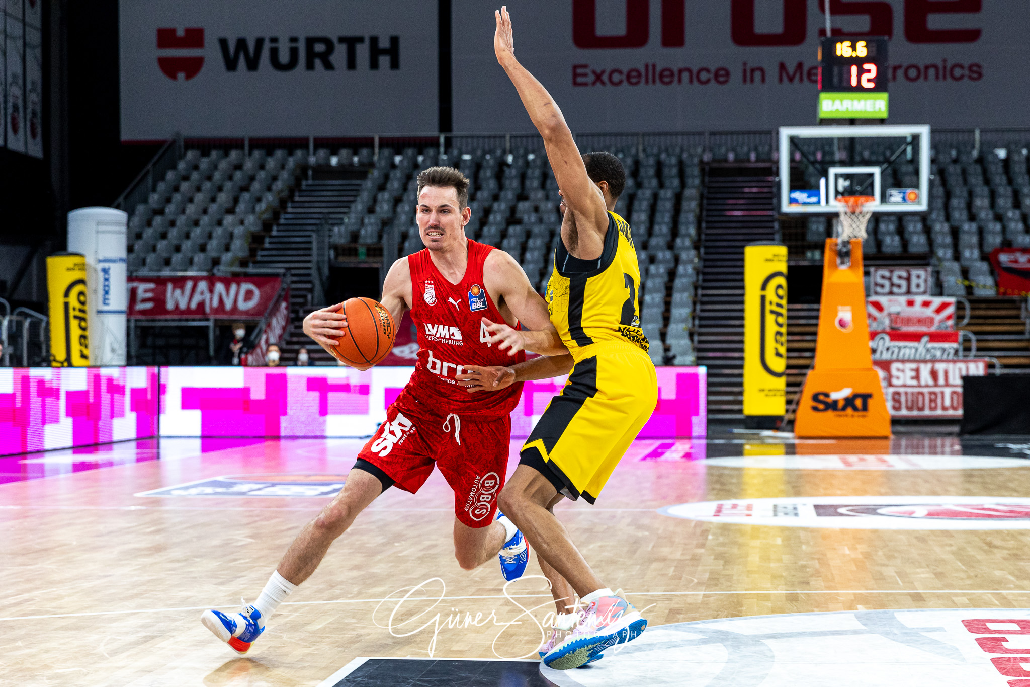 Brose Bamberg vs. MHP Riesen Ludwigsburg - Basketball - easyCred