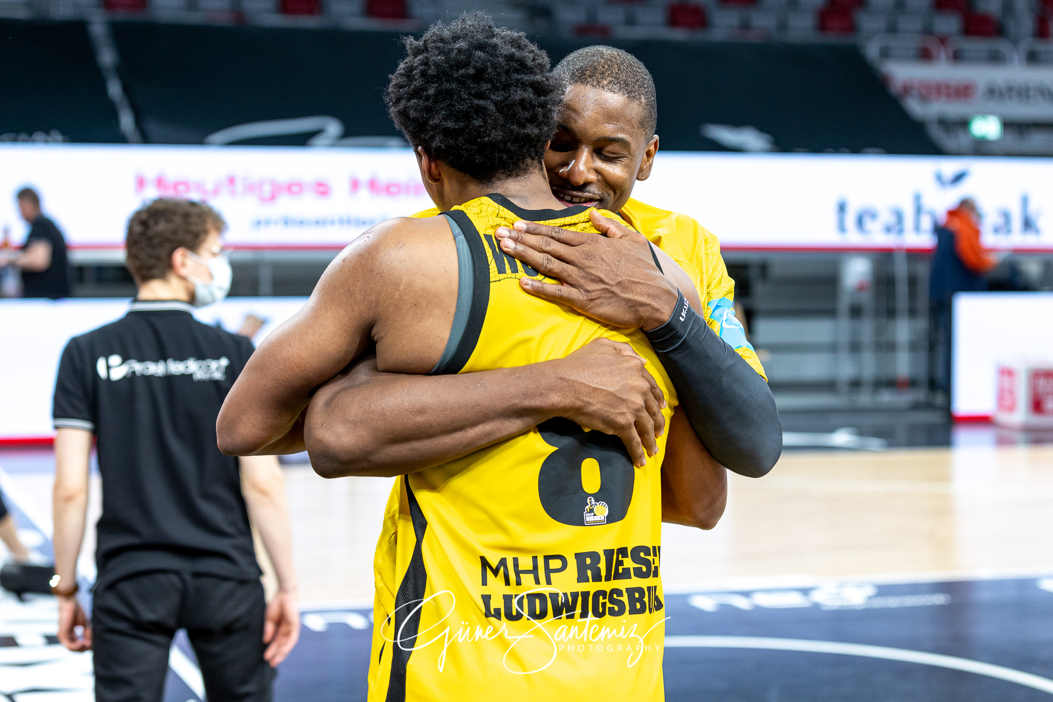 Brose Bamberg vs. MHP Riesen Ludwigsburg - Basketball - easyCred