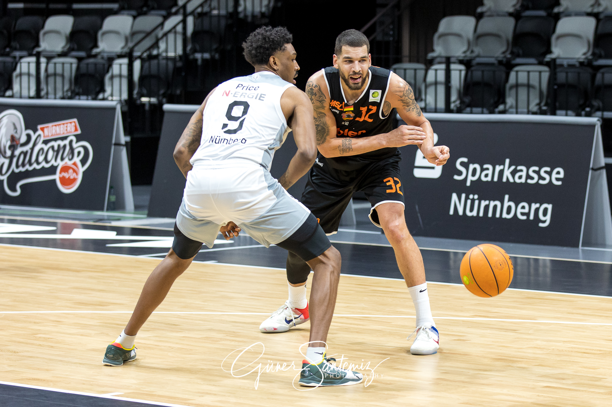 Nuernberg Falcons BC vs. wiha Panthers Schwenningen - Basketball