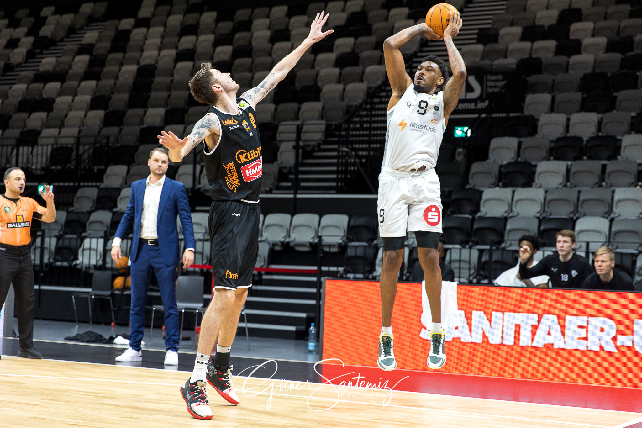 Nuernberg Falcons BC vs. wiha Panthers Schwenningen - Basketball