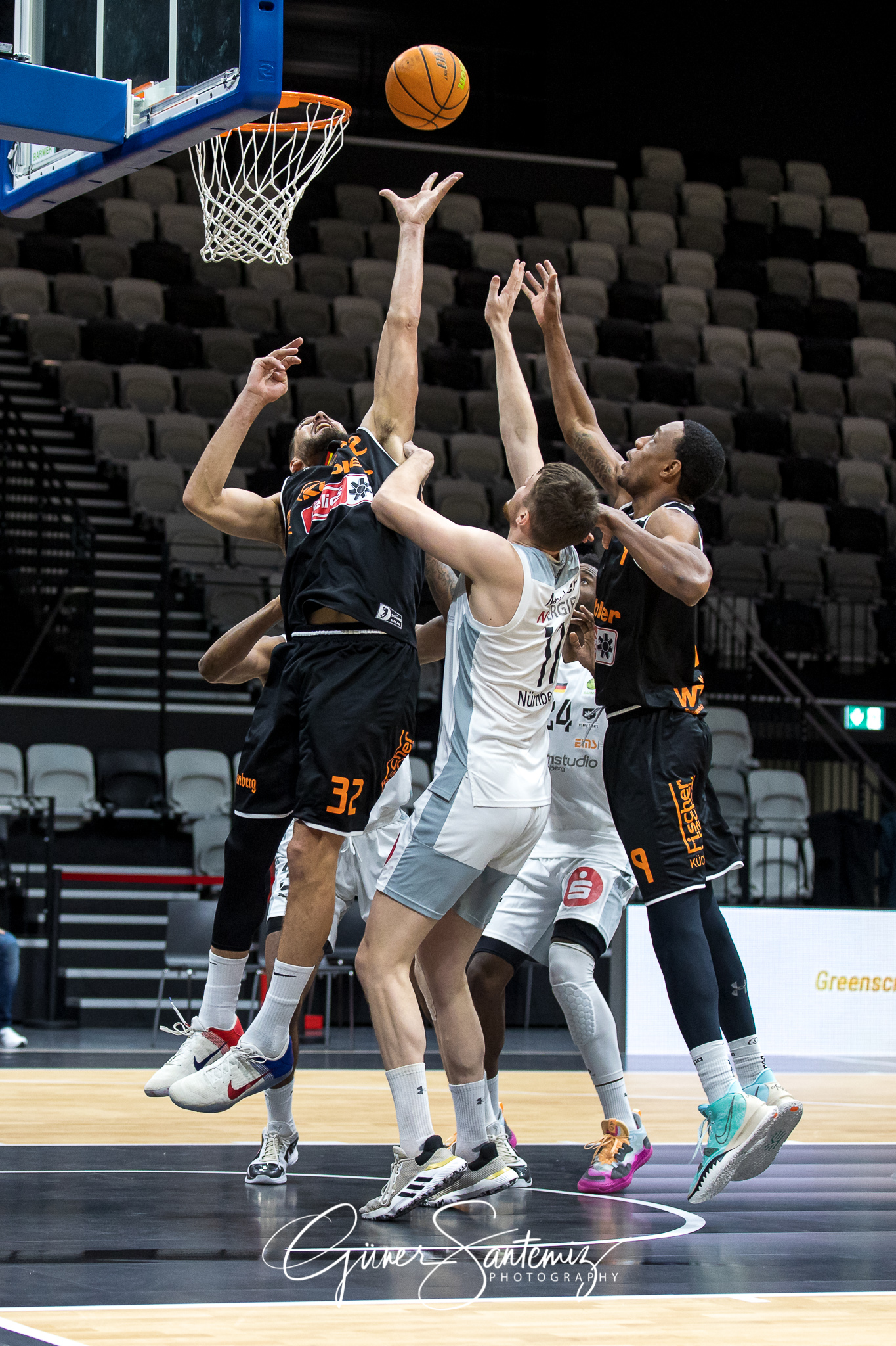 Nuernberg Falcons BC vs. wiha Panthers Schwenningen - Basketball