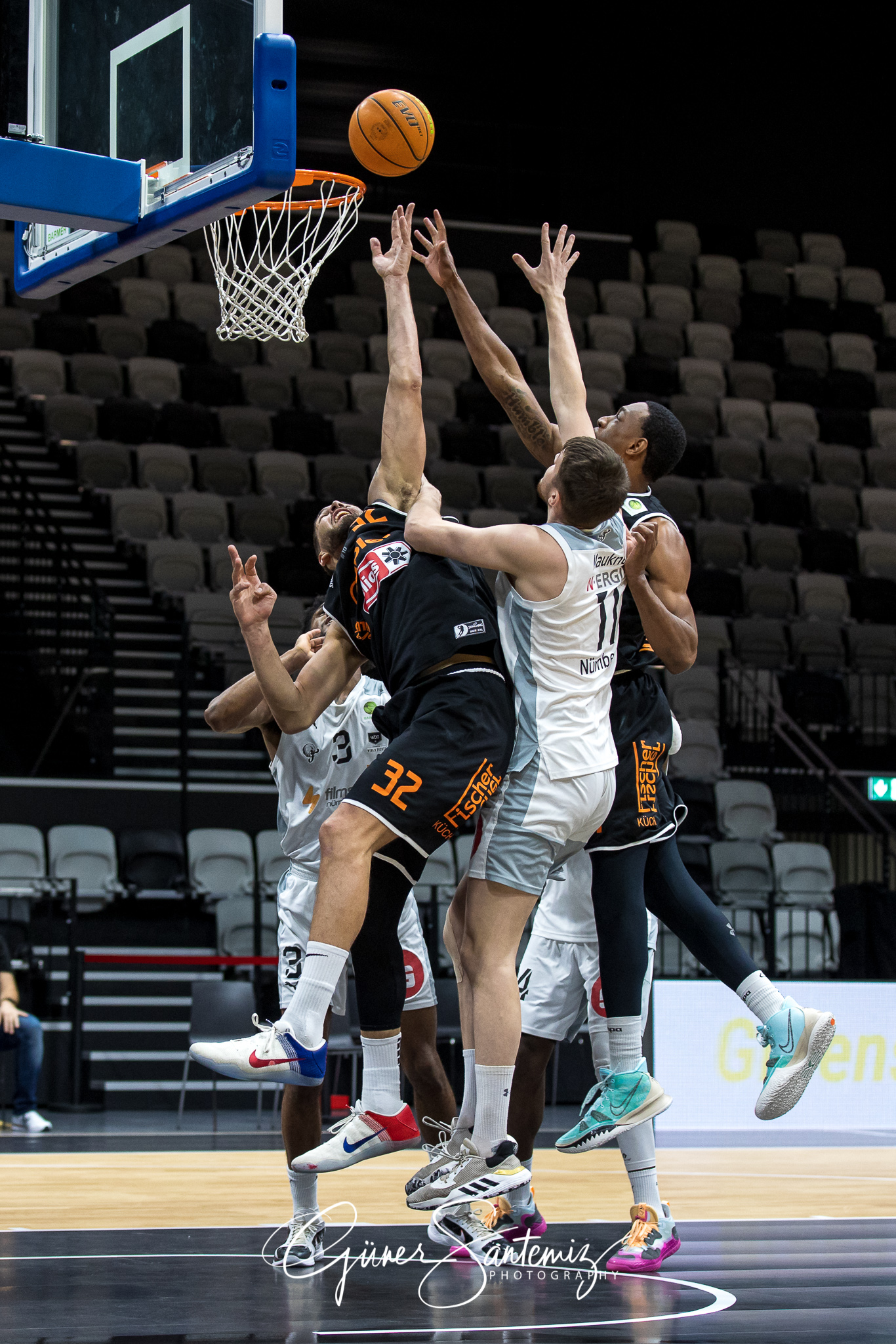 Nuernberg Falcons BC vs. wiha Panthers Schwenningen - Basketball