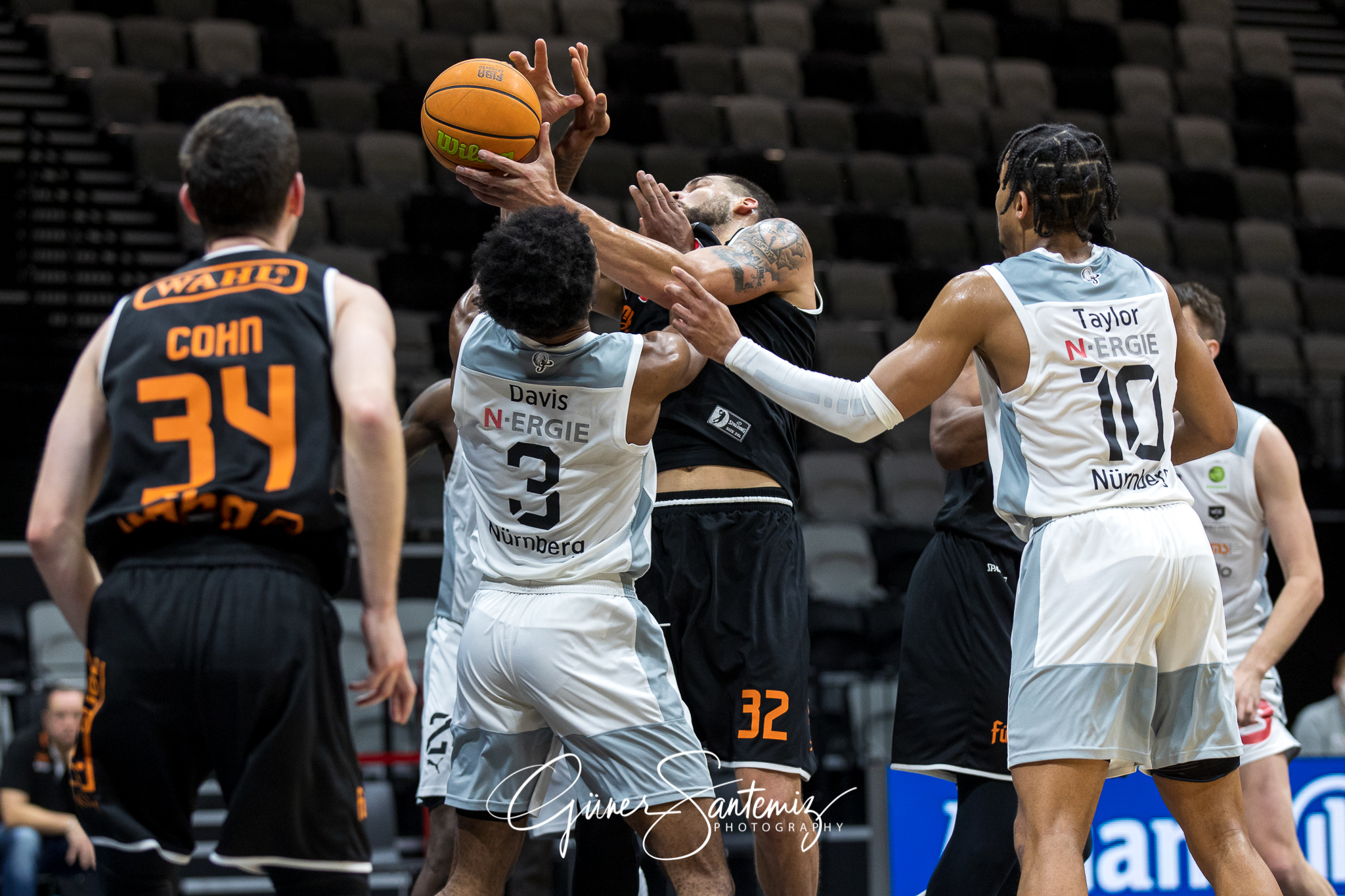 Nuernberg Falcons BC vs. wiha Panthers Schwenningen - Basketball