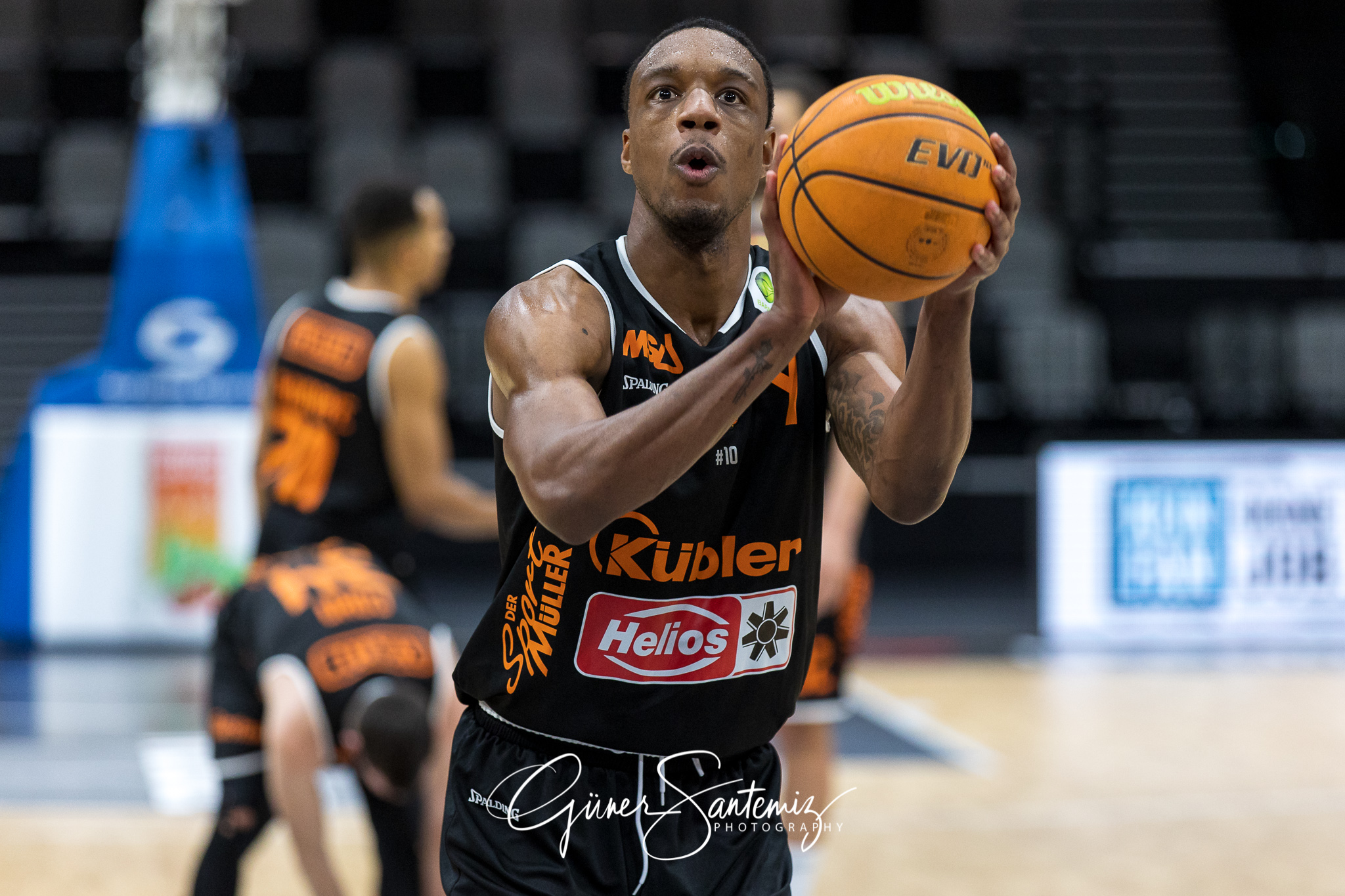 Nuernberg Falcons BC vs. wiha Panthers Schwenningen - Basketball