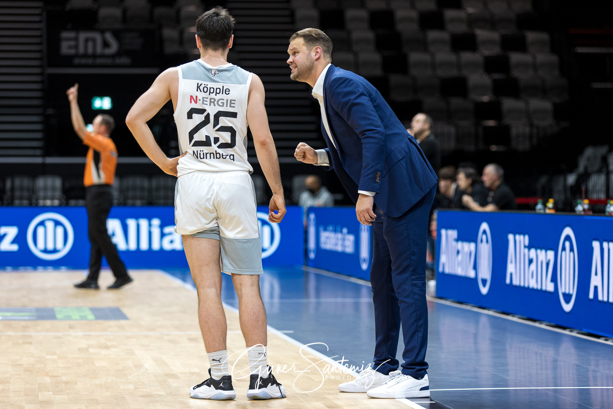 Nuernberg Falcons BC vs. wiha Panthers Schwenningen - Basketball