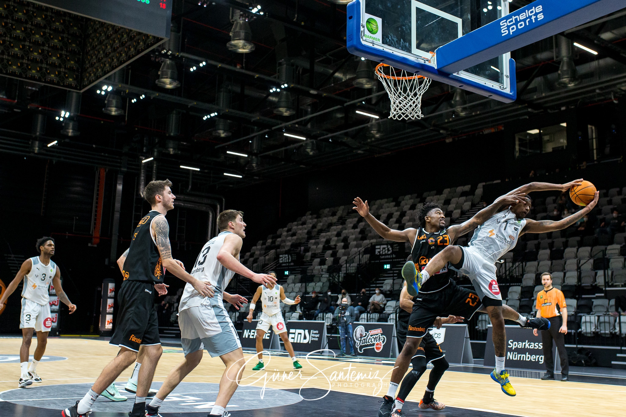 Nuernberg Falcons BC vs. wiha Panthers Schwenningen - Basketball