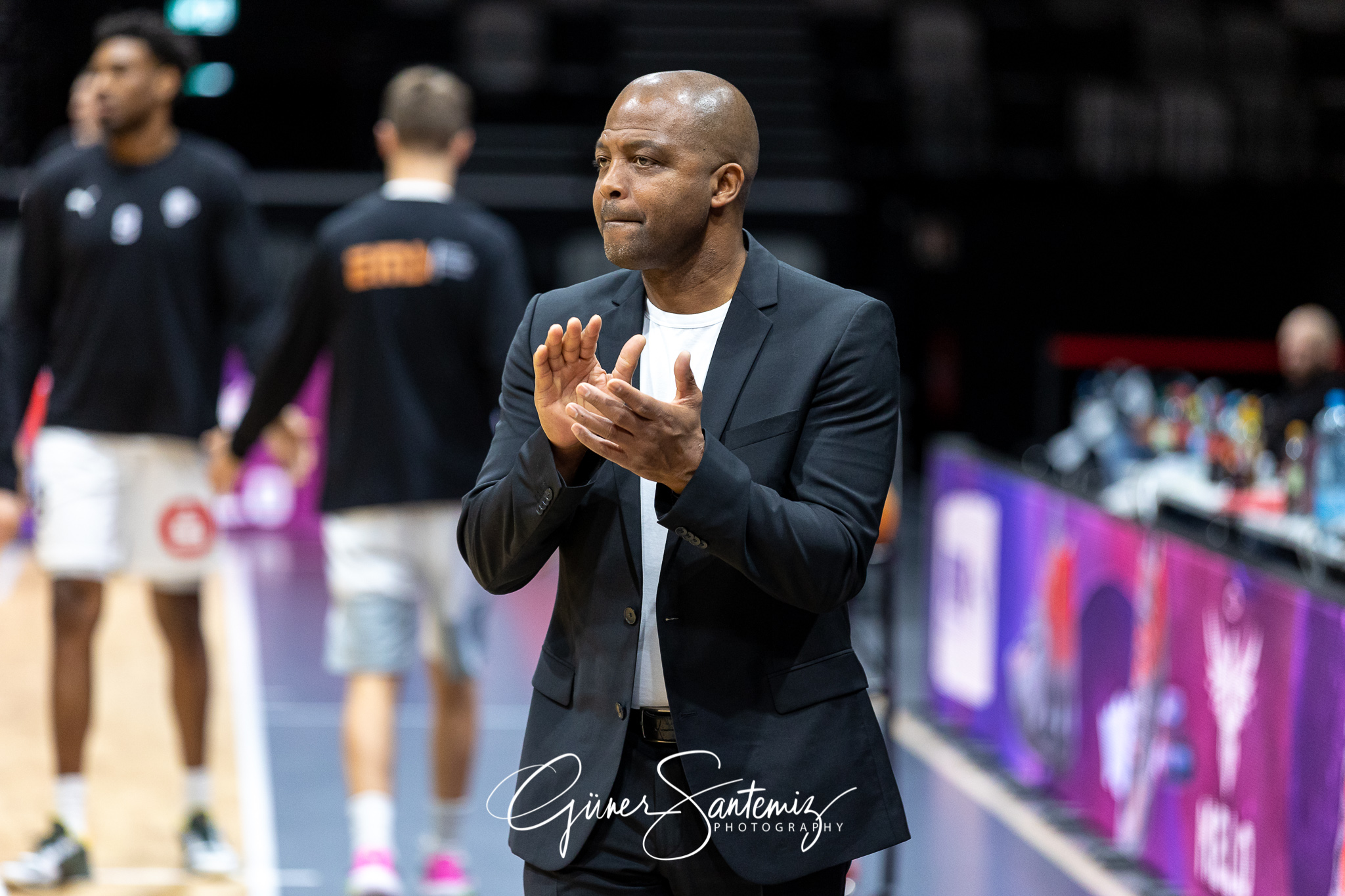 Nuernberg Falcons BC vs. Itzehoe Eagles - Basketball - 2. Bundes