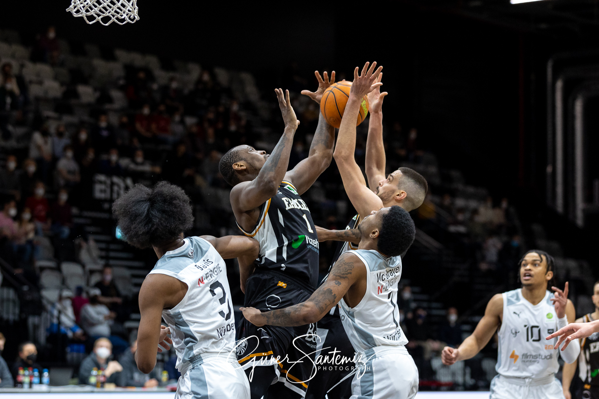 Nuernberg Falcons BC vs. Itzehoe Eagles - Basketball - 2. Bundes