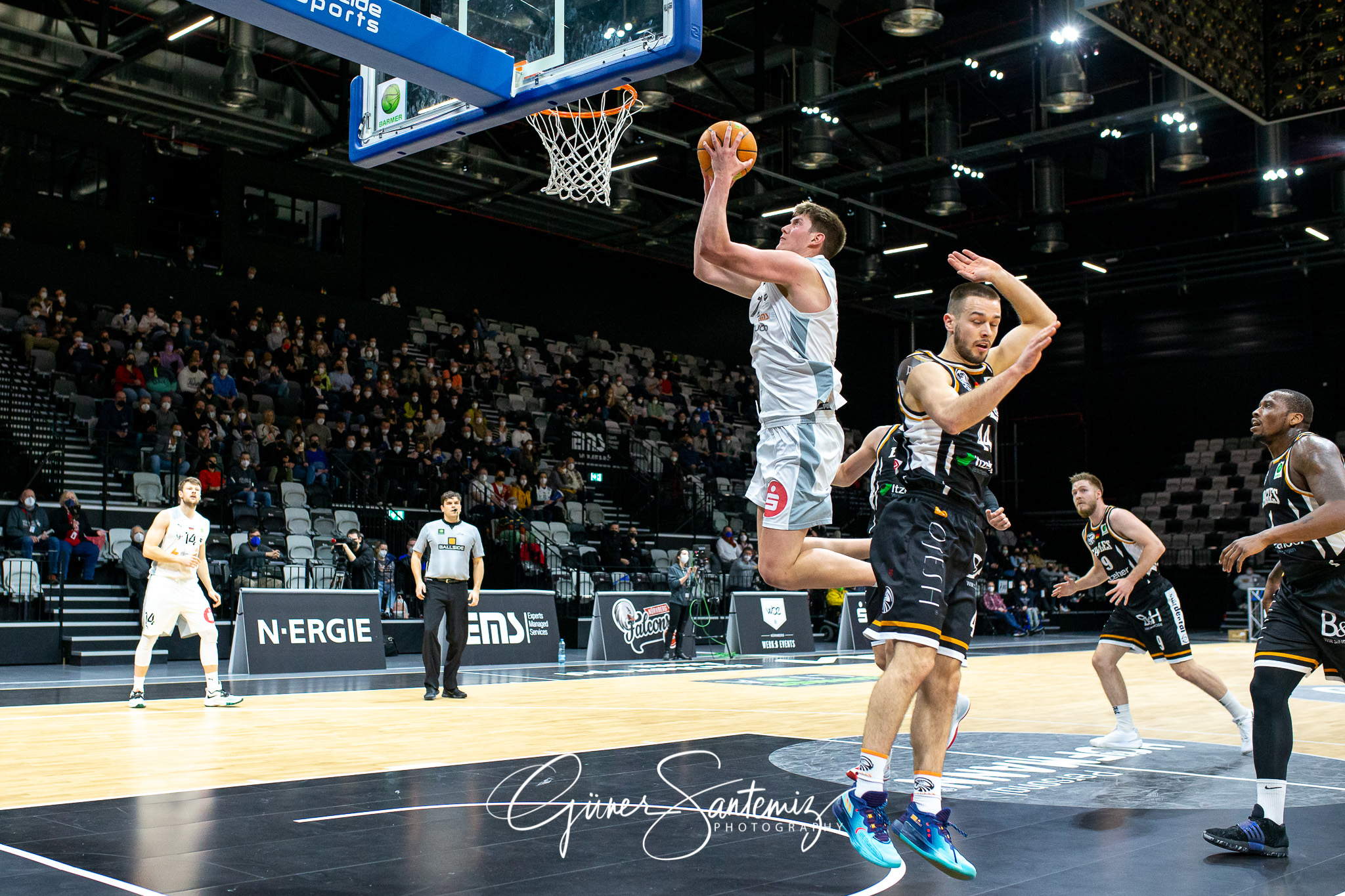 Nuernberg Falcons BC vs. Itzehoe Eagles - Basketball - 2. Bundes