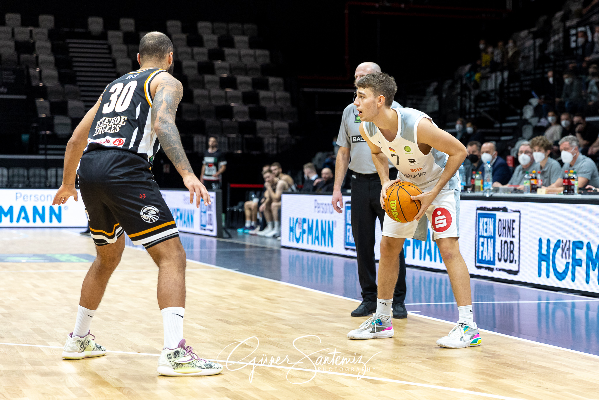 Nuernberg Falcons BC vs. Itzehoe Eagles - Basketball - 2. Bundes