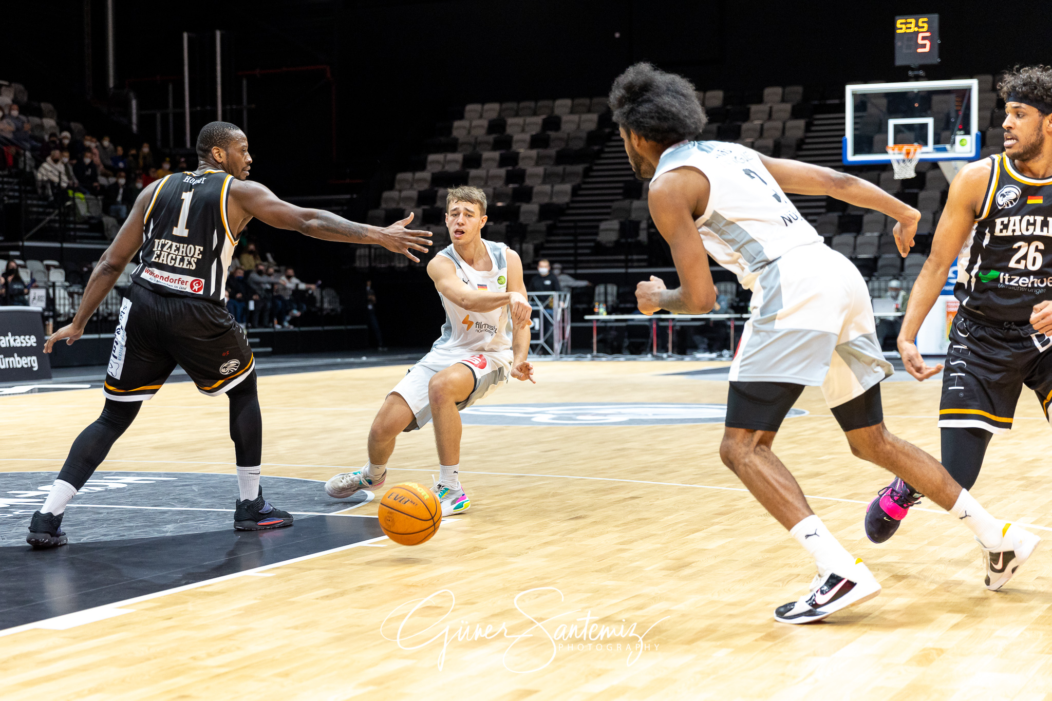 Nuernberg Falcons BC vs. Itzehoe Eagles - Basketball - 2. Bundes