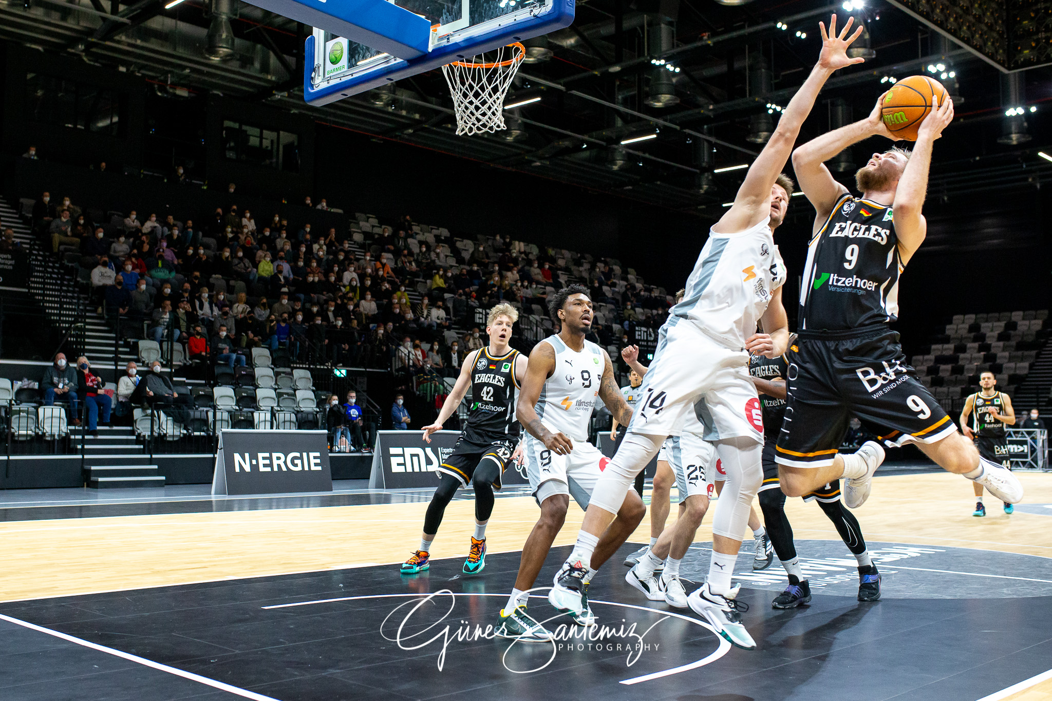 Nuernberg Falcons BC vs. Itzehoe Eagles - Basketball - 2. Bundes