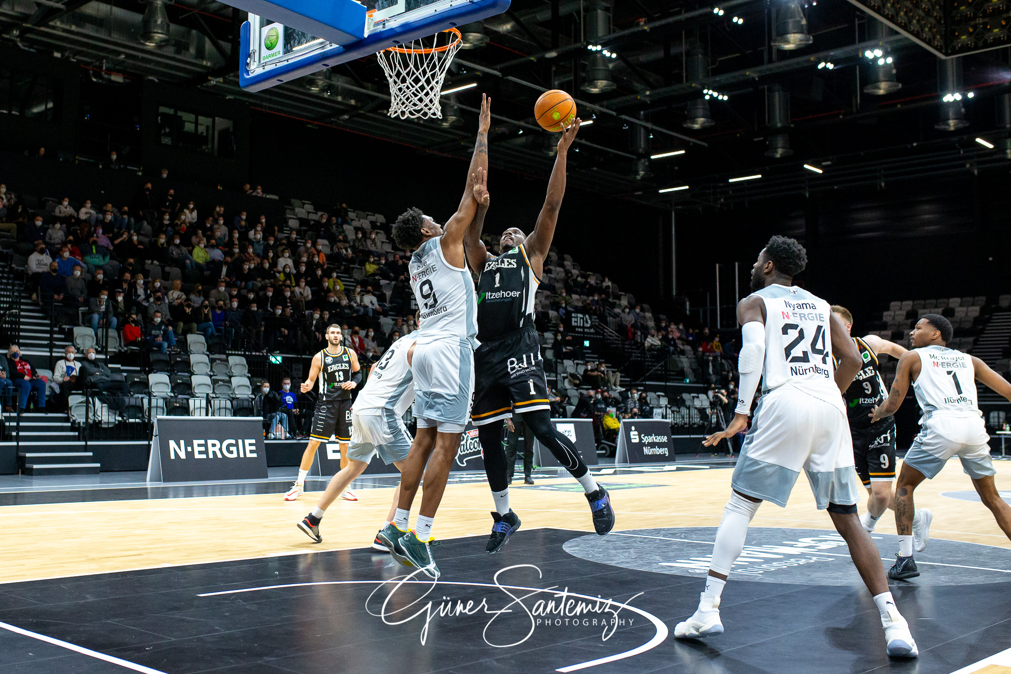 Nuernberg Falcons BC vs. Itzehoe Eagles - Basketball - 2. Bundes