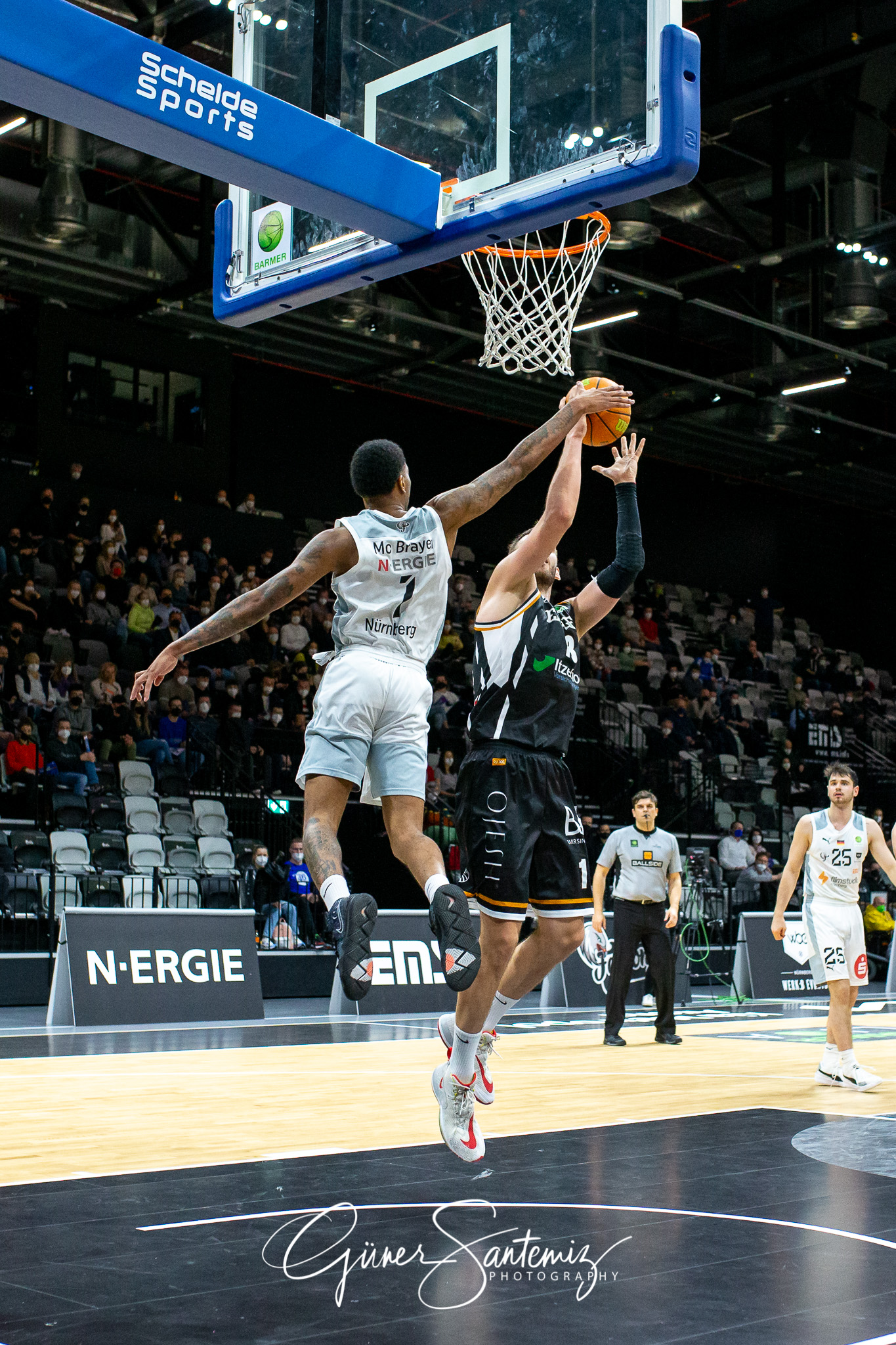 Nuernberg Falcons BC vs. Itzehoe Eagles - Basketball - 2. Bundes
