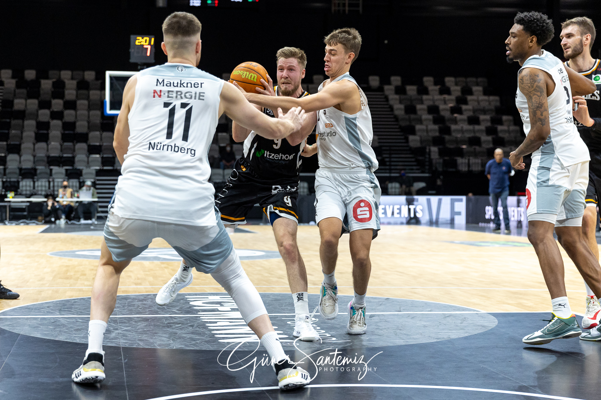 Nuernberg Falcons BC vs. Itzehoe Eagles - Basketball - 2. Bundes