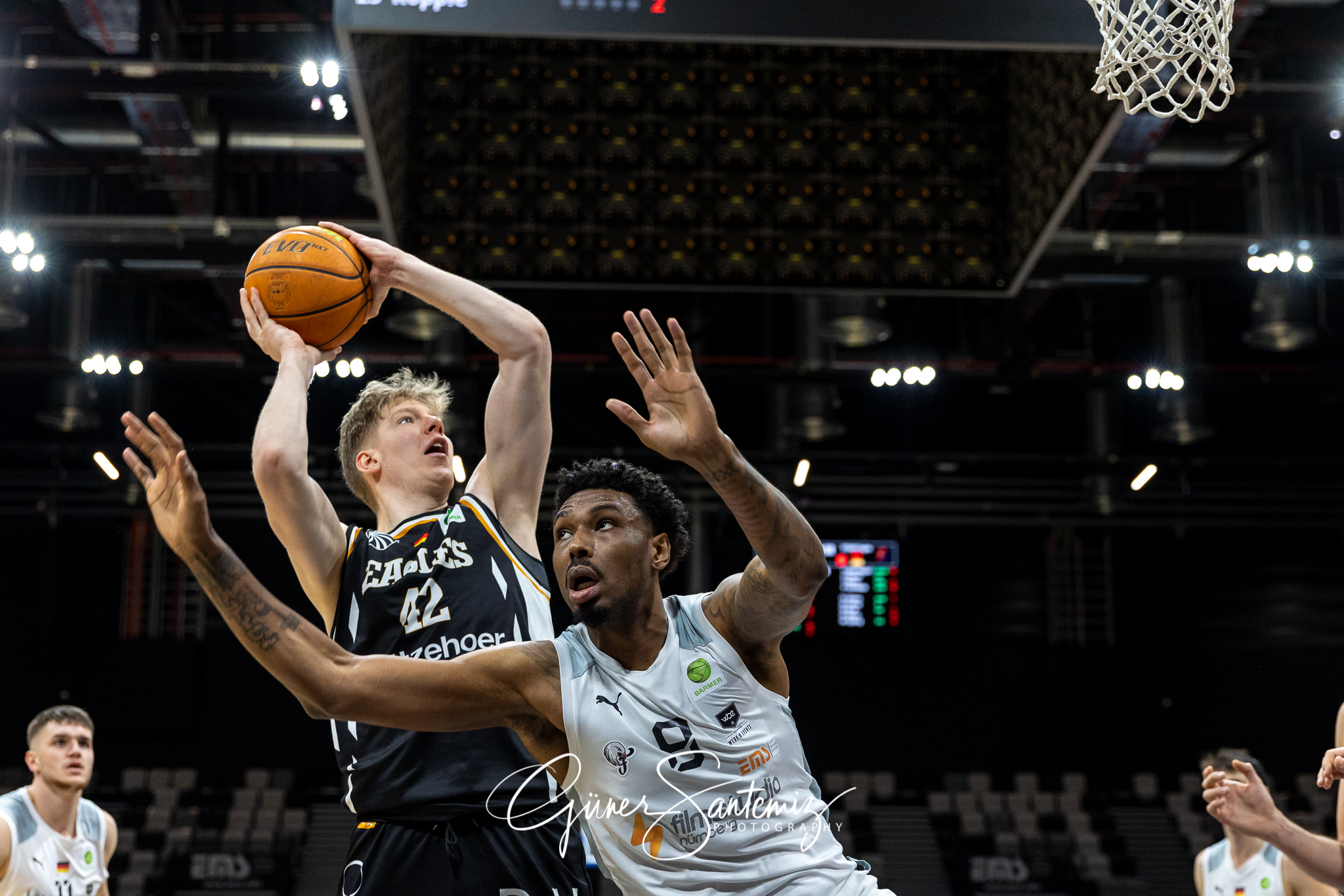 Nuernberg Falcons BC vs. Itzehoe Eagles - Basketball - 2. Bundes