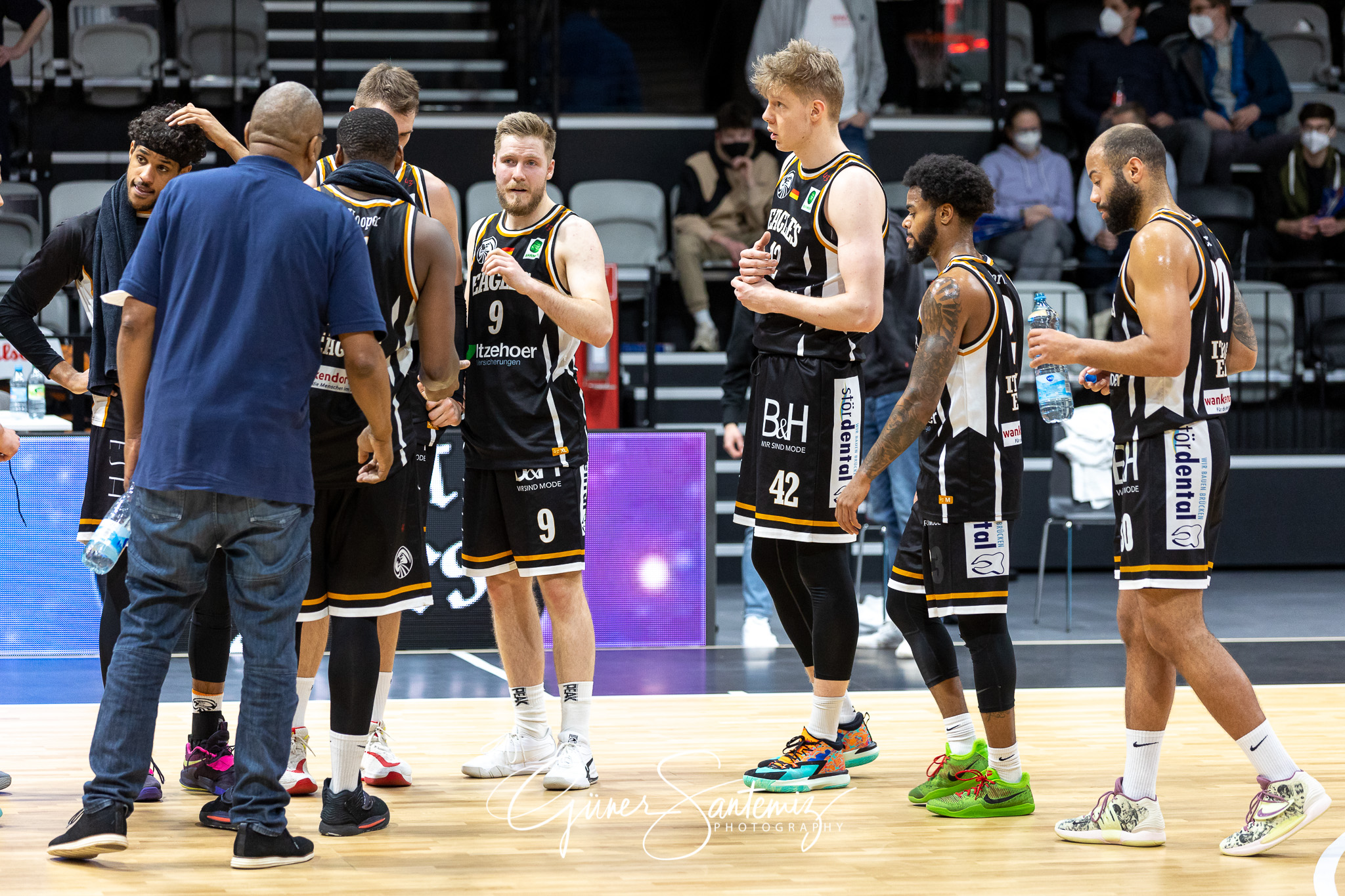 Nuernberg Falcons BC vs. Itzehoe Eagles - Basketball - 2. Bundes