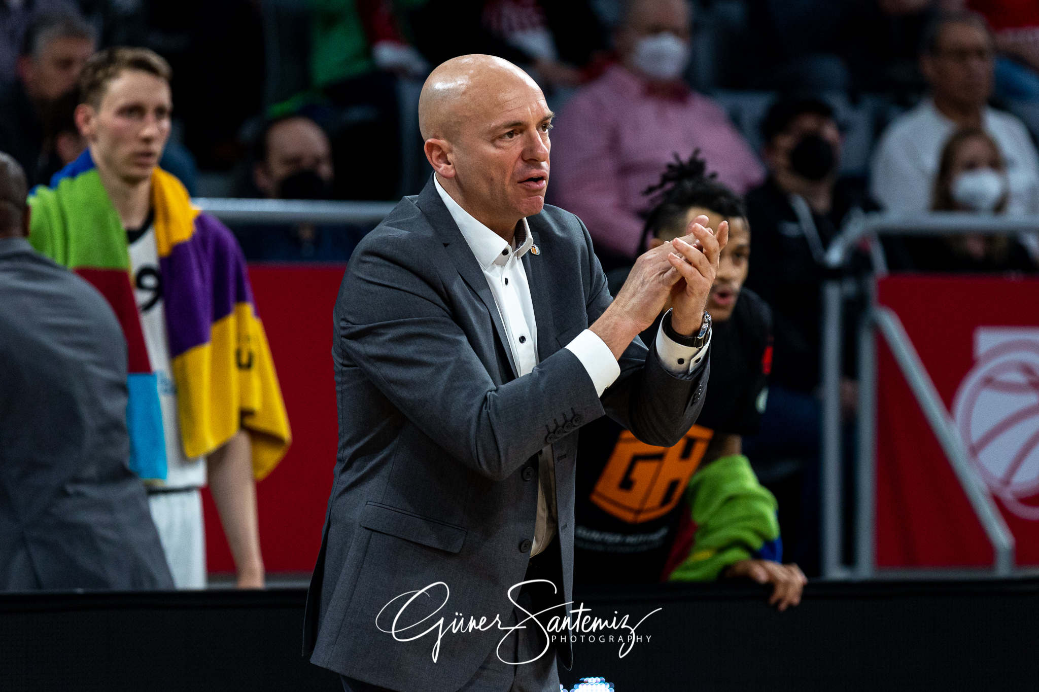 Brose Bamberg vs. Niners Chemnitz - Basketball - easyCredit BBL