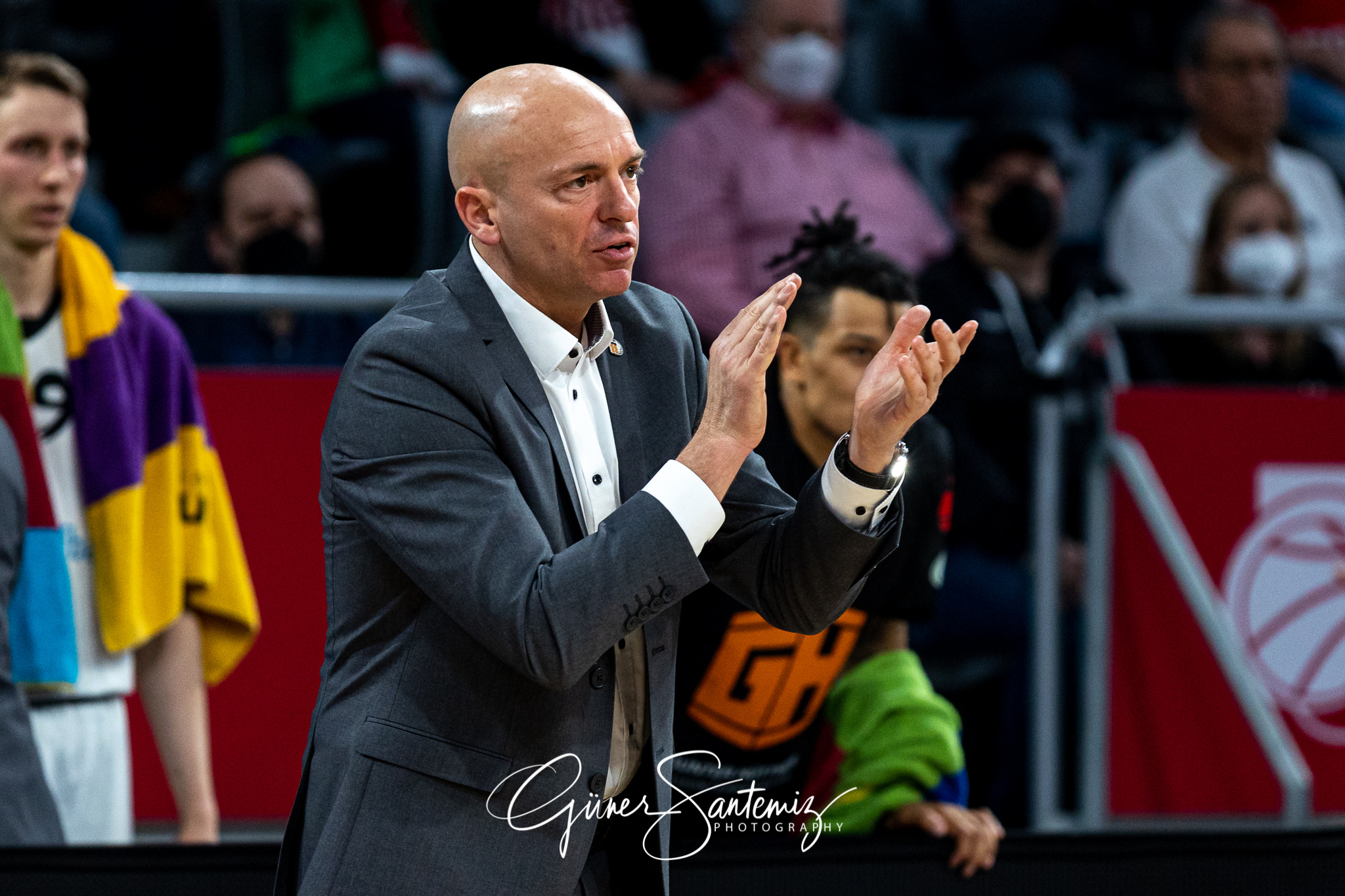 Brose Bamberg vs. Niners Chemnitz - Basketball - easyCredit BBL
