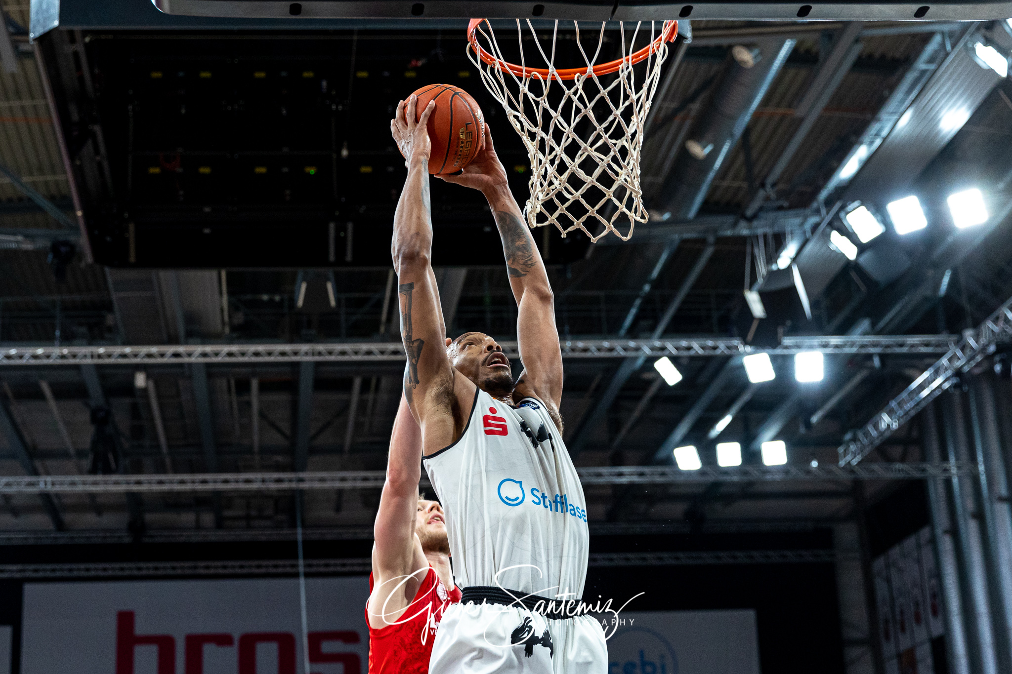 Brose Bamberg vs. Niners Chemnitz - Basketball - easyCredit BBL