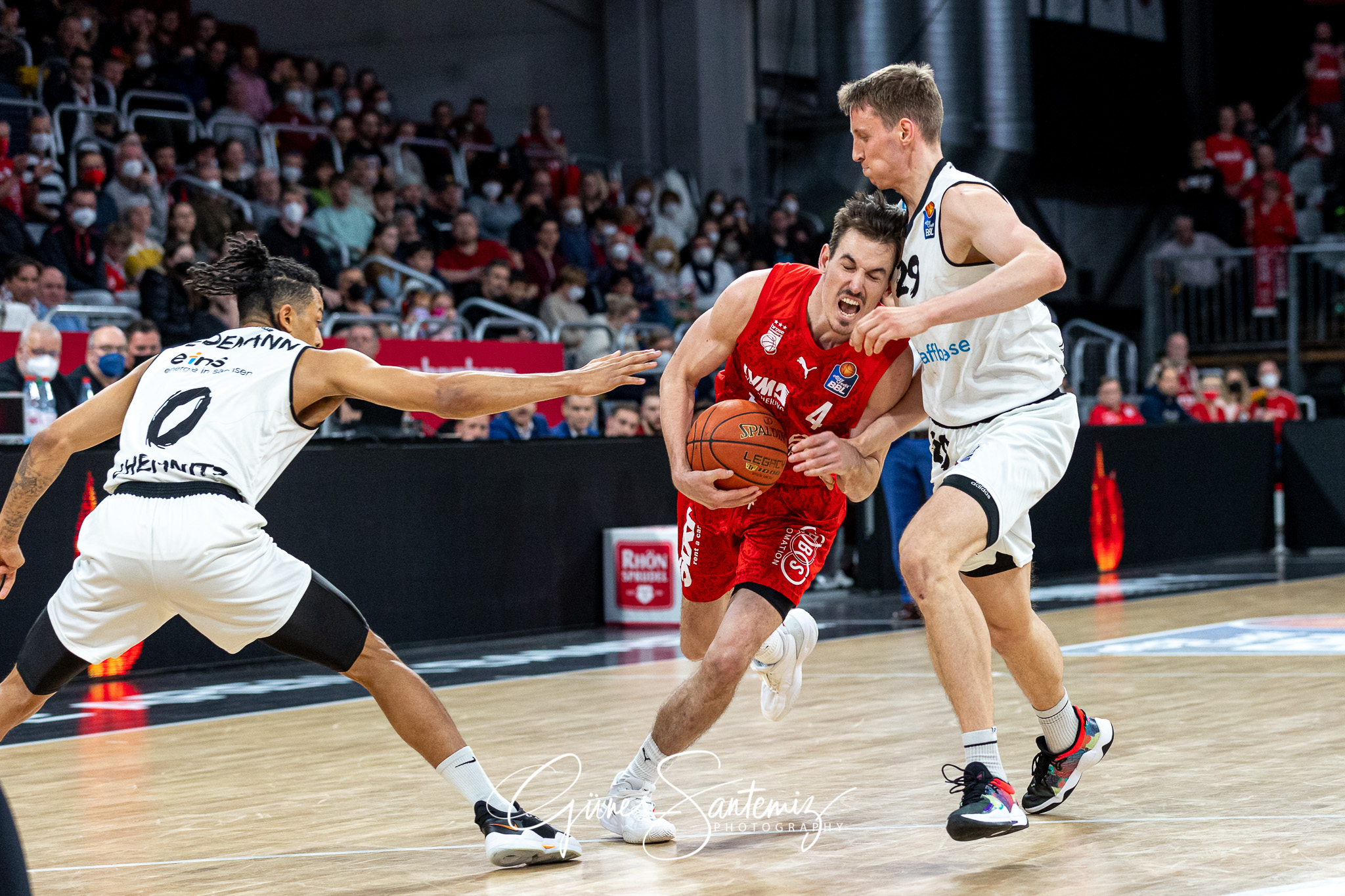 Brose Bamberg vs. Niners Chemnitz - Basketball - easyCredit BBL
