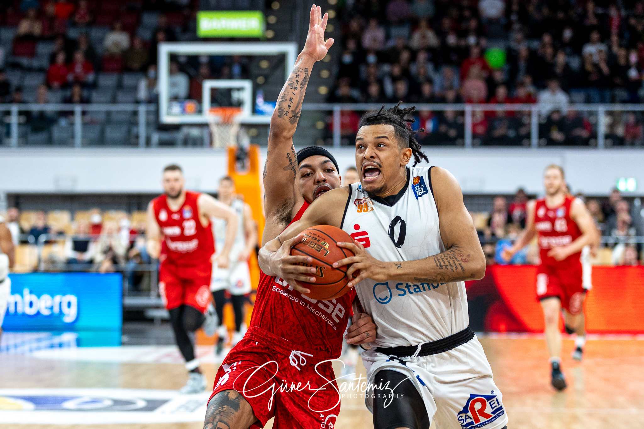 Brose Bamberg vs. Niners Chemnitz - Basketball - easyCredit BBL