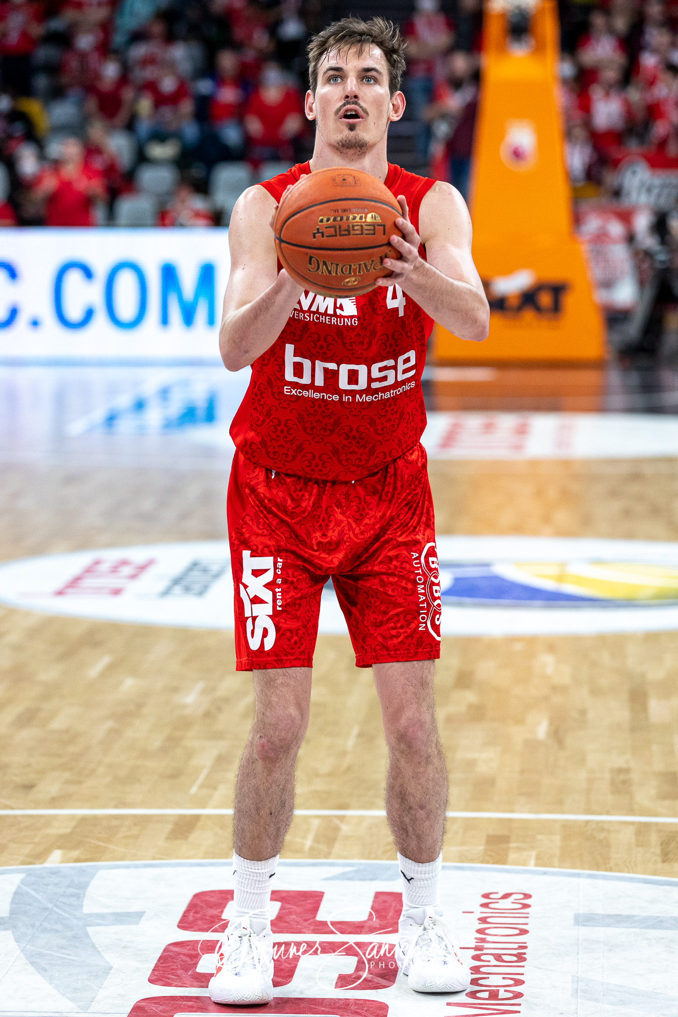 Brose Bamberg vs. Niners Chemnitz - Basketball - easyCredit BBL