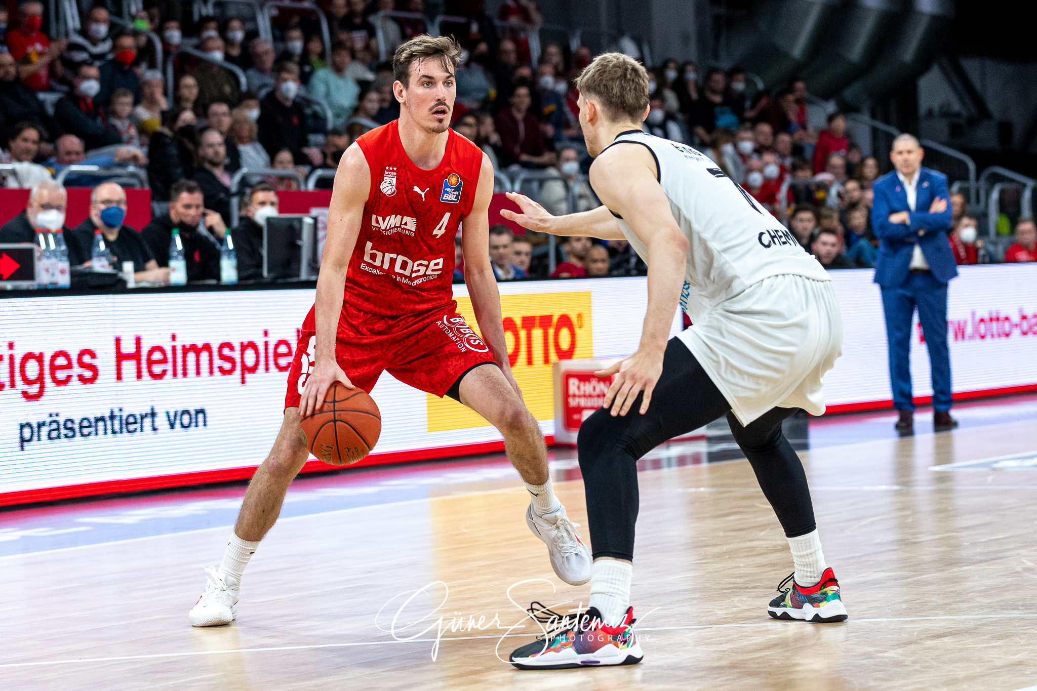 Brose Bamberg vs. Niners Chemnitz - Basketball - easyCredit BBL