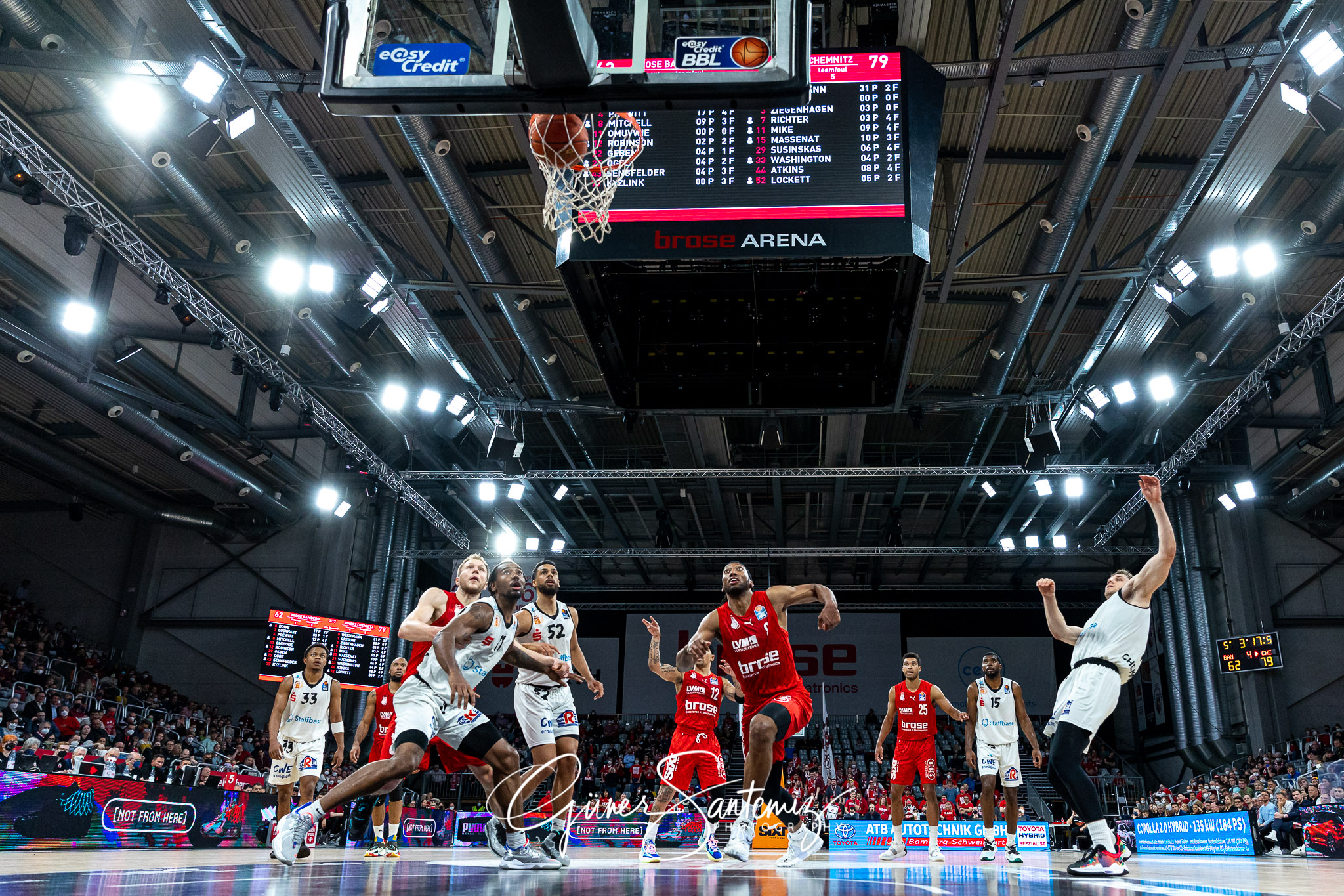 Brose Bamberg vs. Niners Chemnitz - Basketball - easyCredit BBL