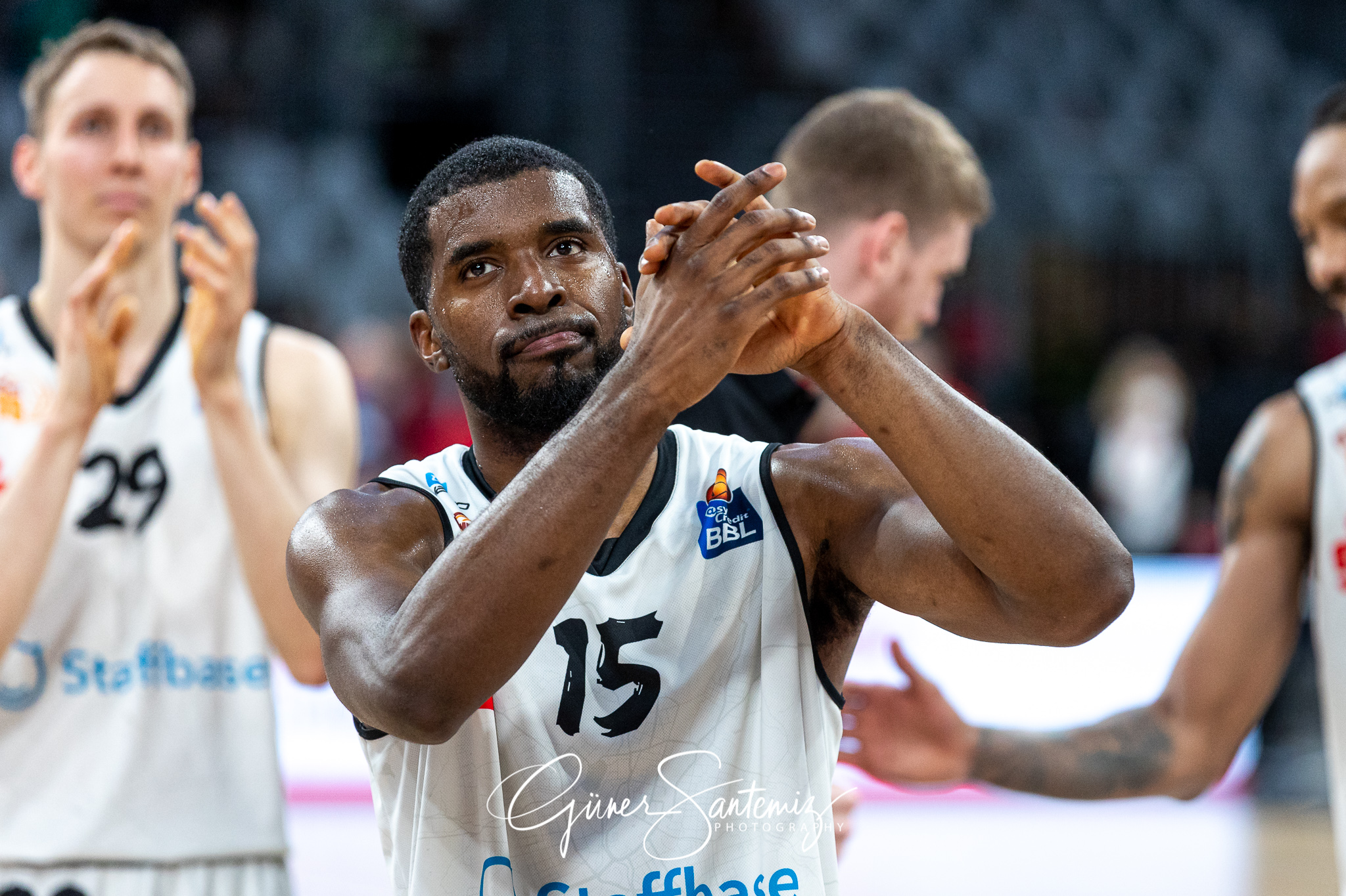 Brose Bamberg vs. Niners Chemnitz - Basketball - easyCredit BBL