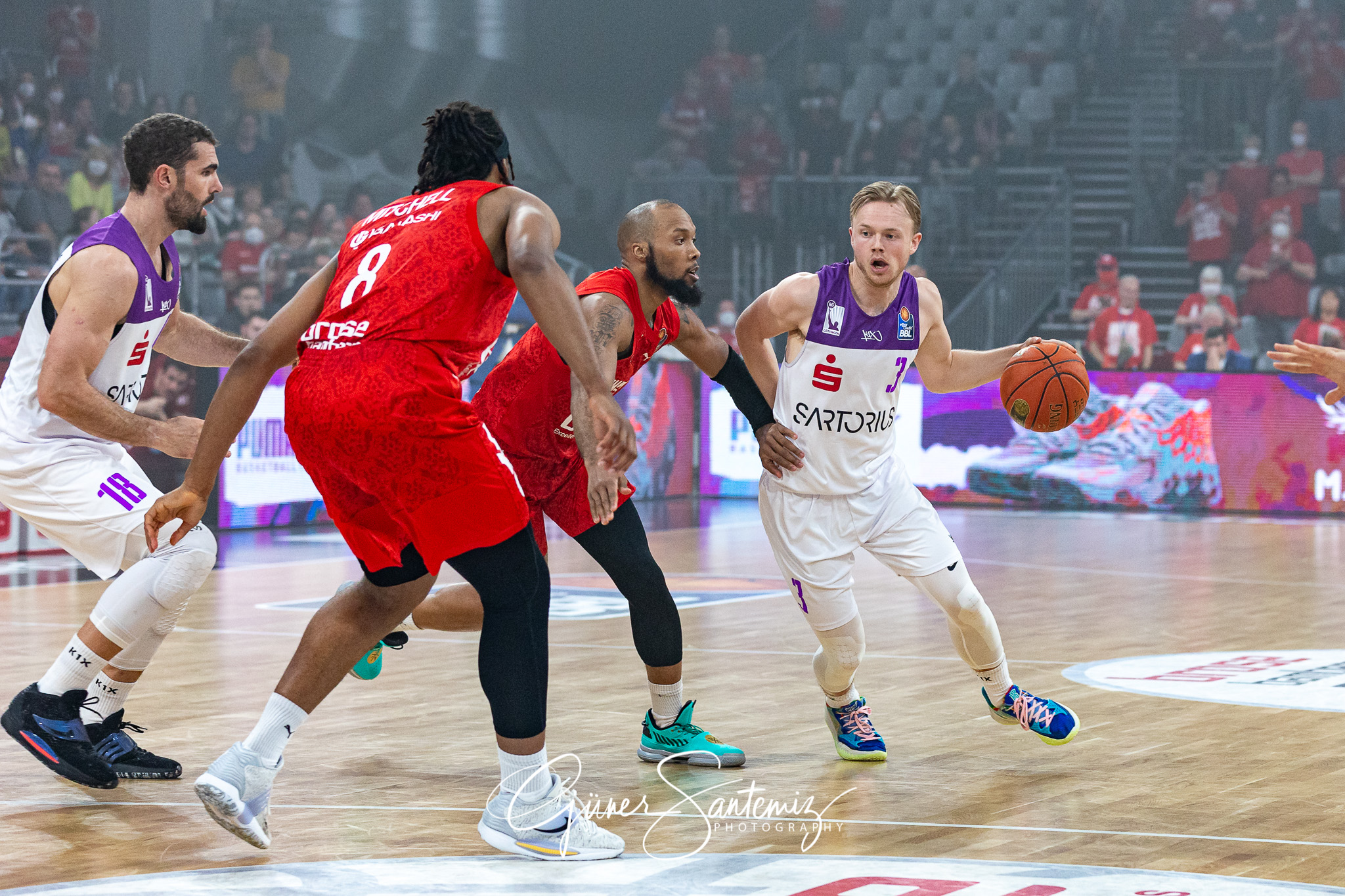 Brose Bamberg vs. BG Goettingen - Basketball - easyCredit BBL -