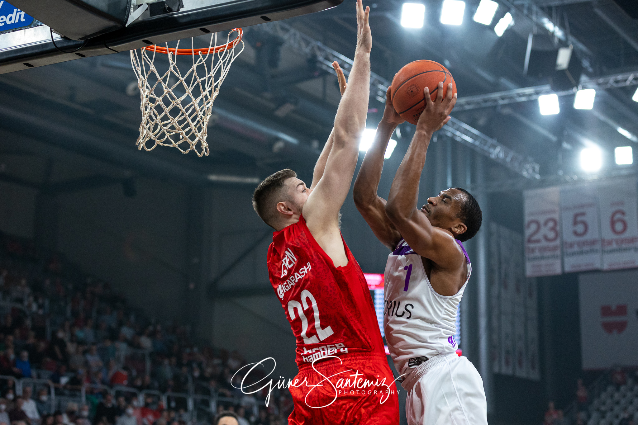 Brose Bamberg vs. BG Goettingen - Basketball - easyCredit BBL -