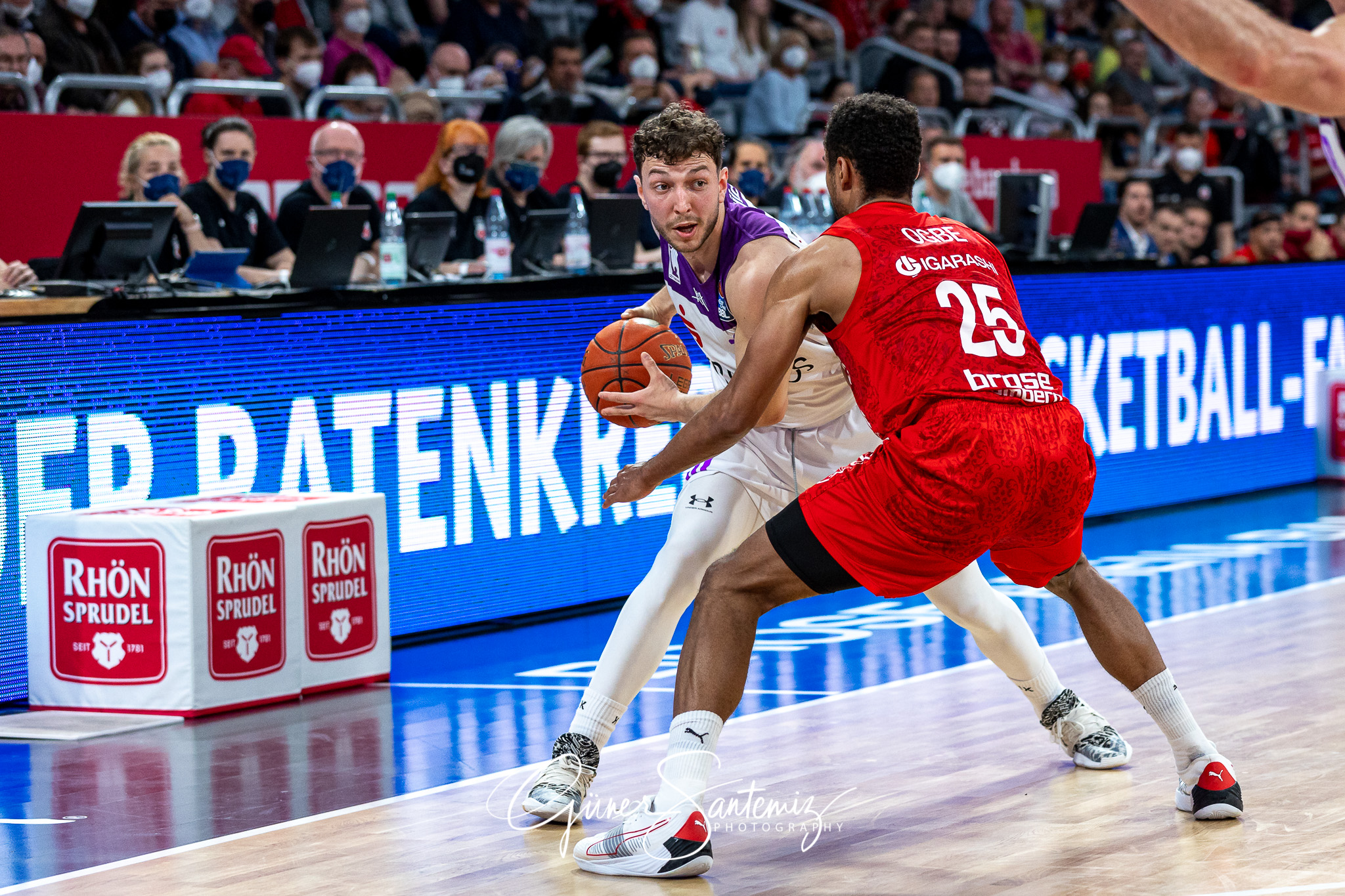 Brose Bamberg vs. BG Goettingen - Basketball - easyCredit BBL -