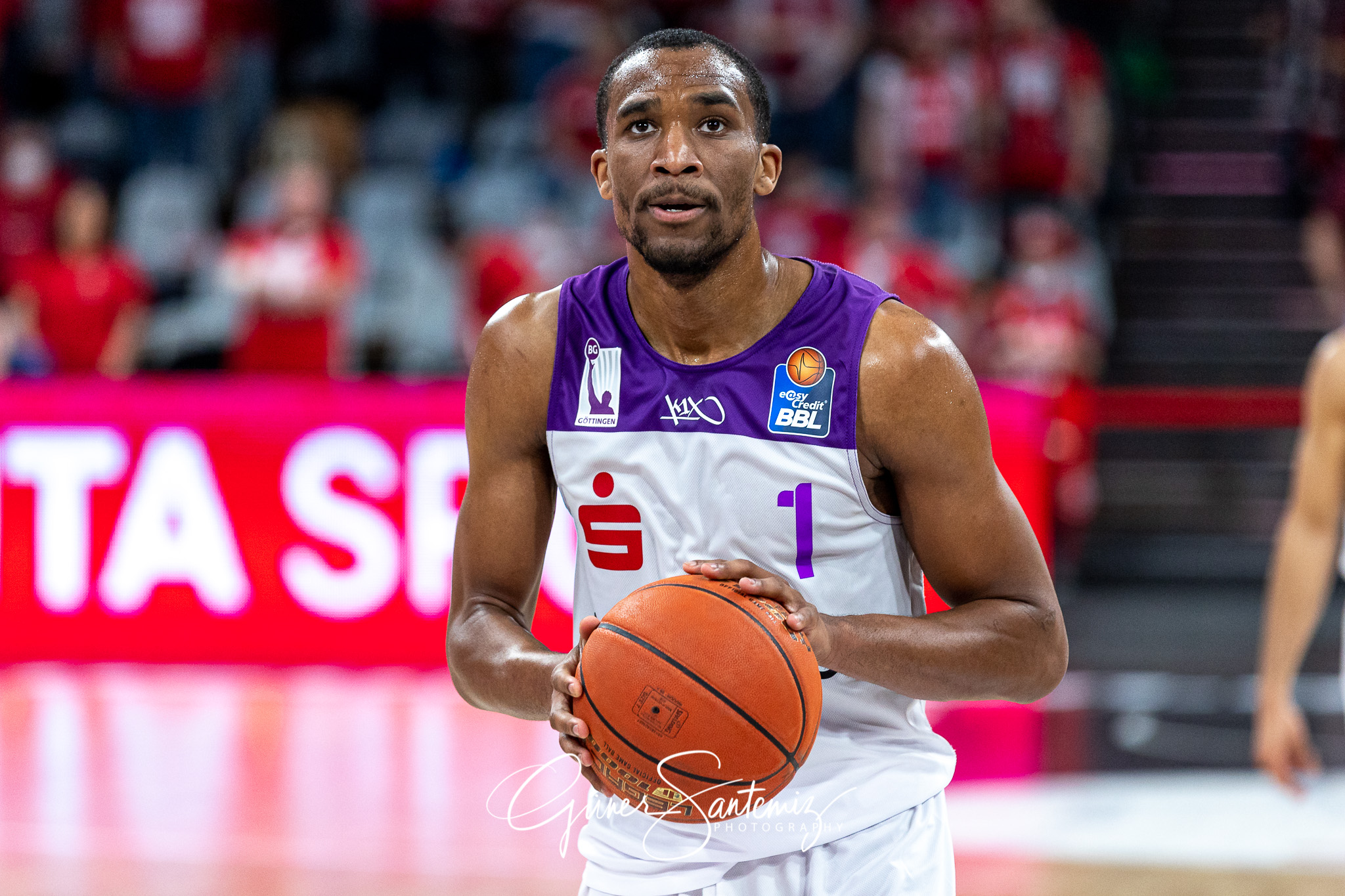 Brose Bamberg vs. BG Goettingen - Basketball - easyCredit BBL -