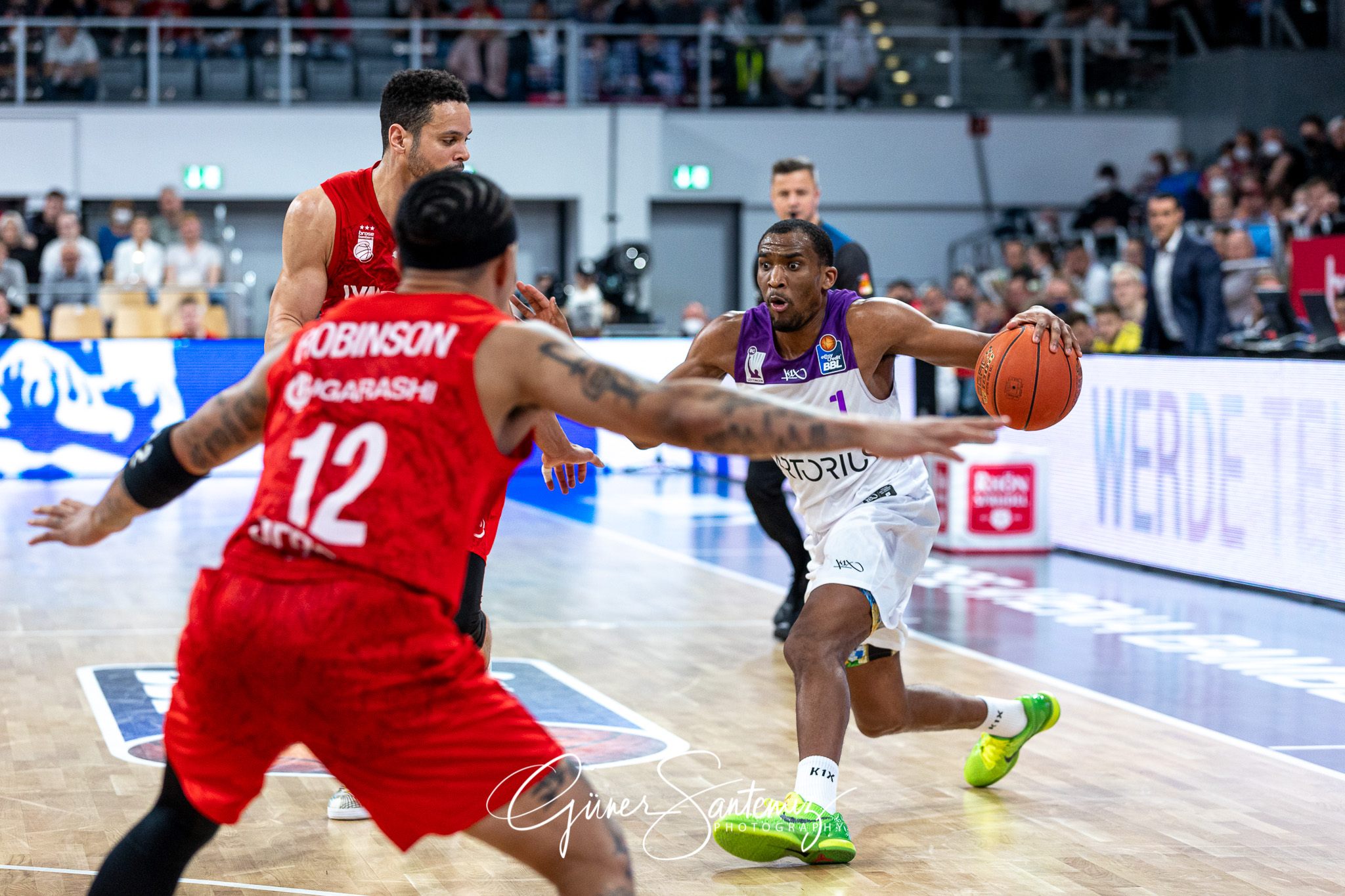 Brose Bamberg vs. BG Goettingen - Basketball - easyCredit BBL -