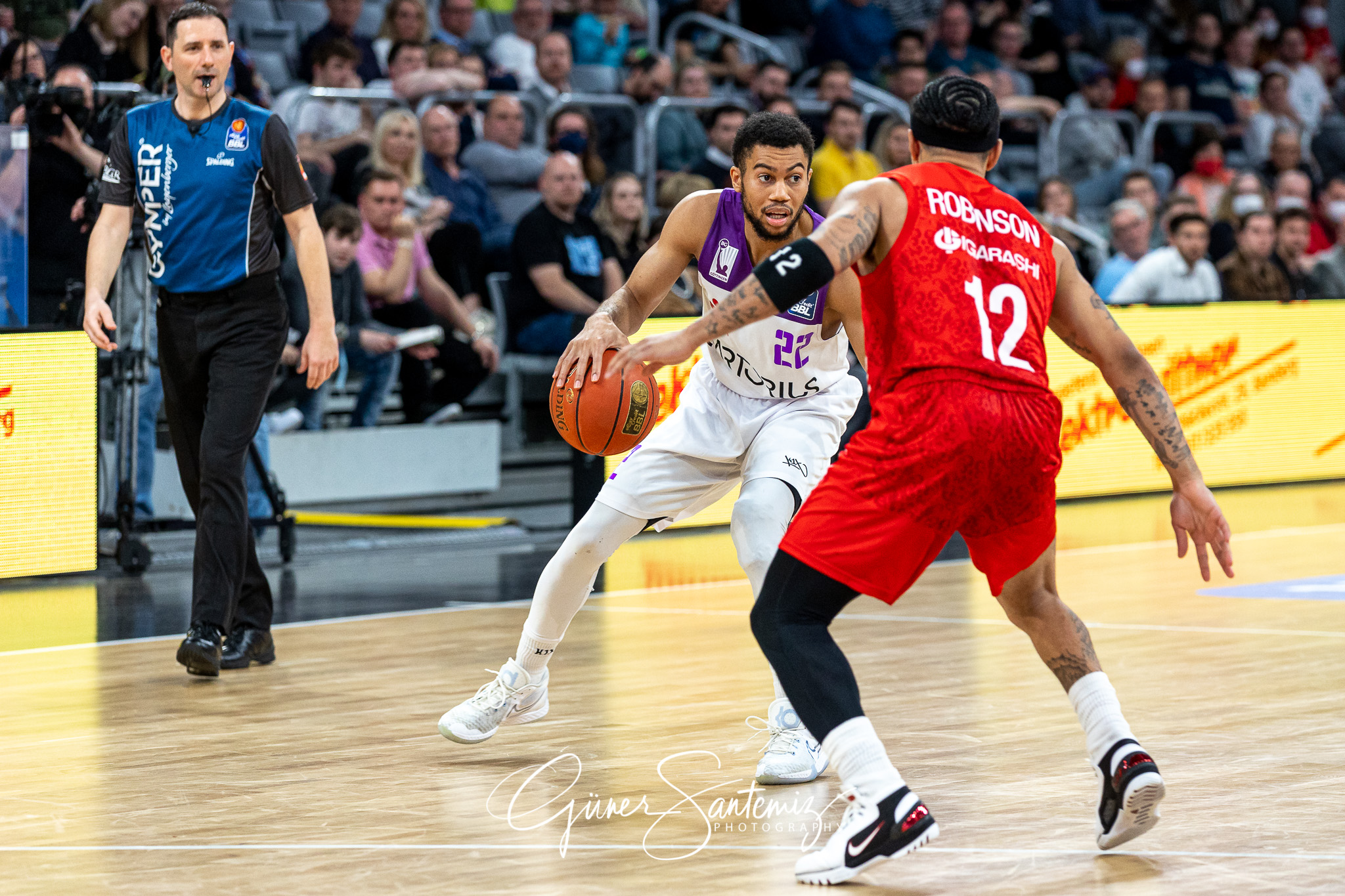 Brose Bamberg vs. BG Goettingen - Basketball - easyCredit BBL -