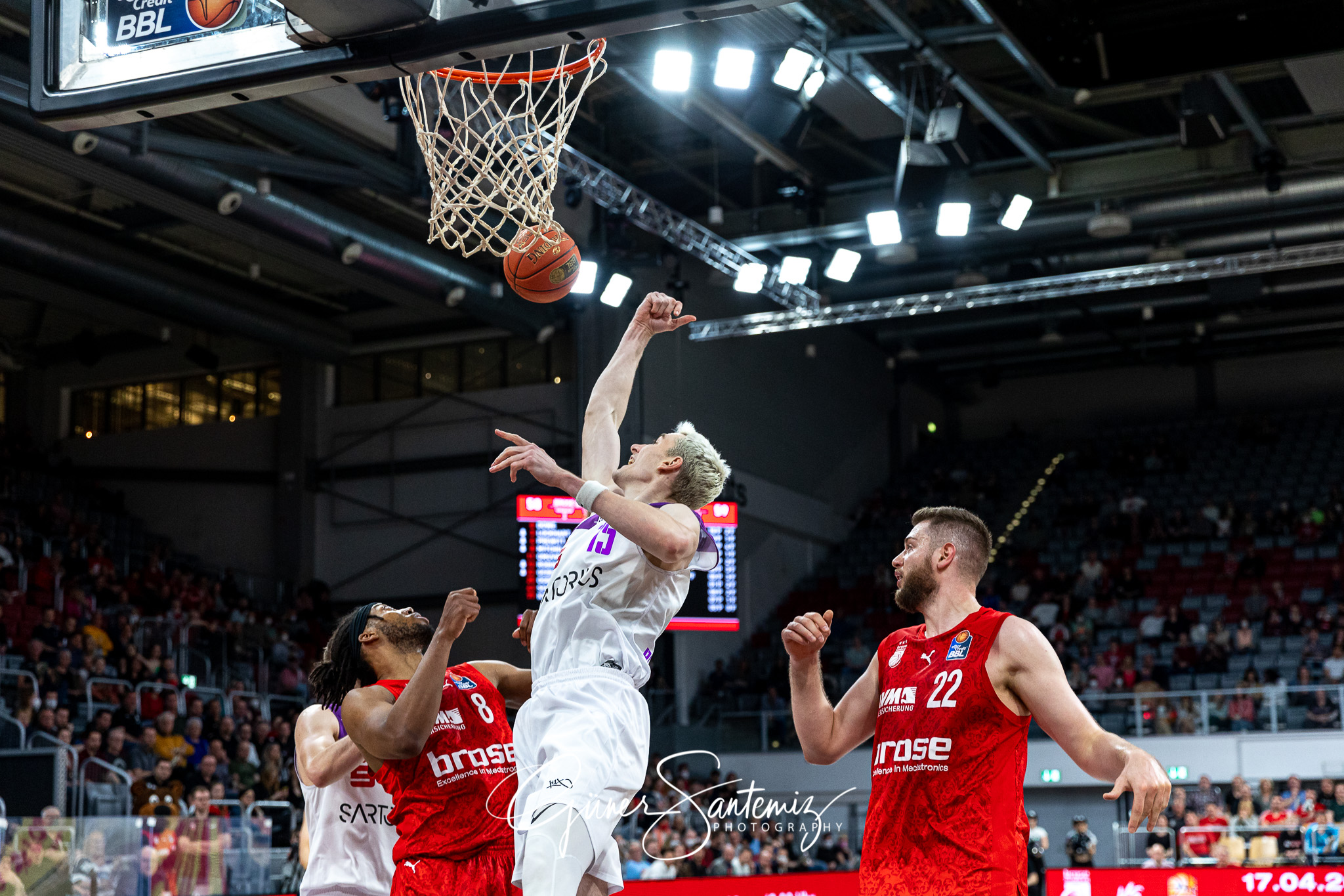 Brose Bamberg vs. BG Goettingen - Basketball - easyCredit BBL -