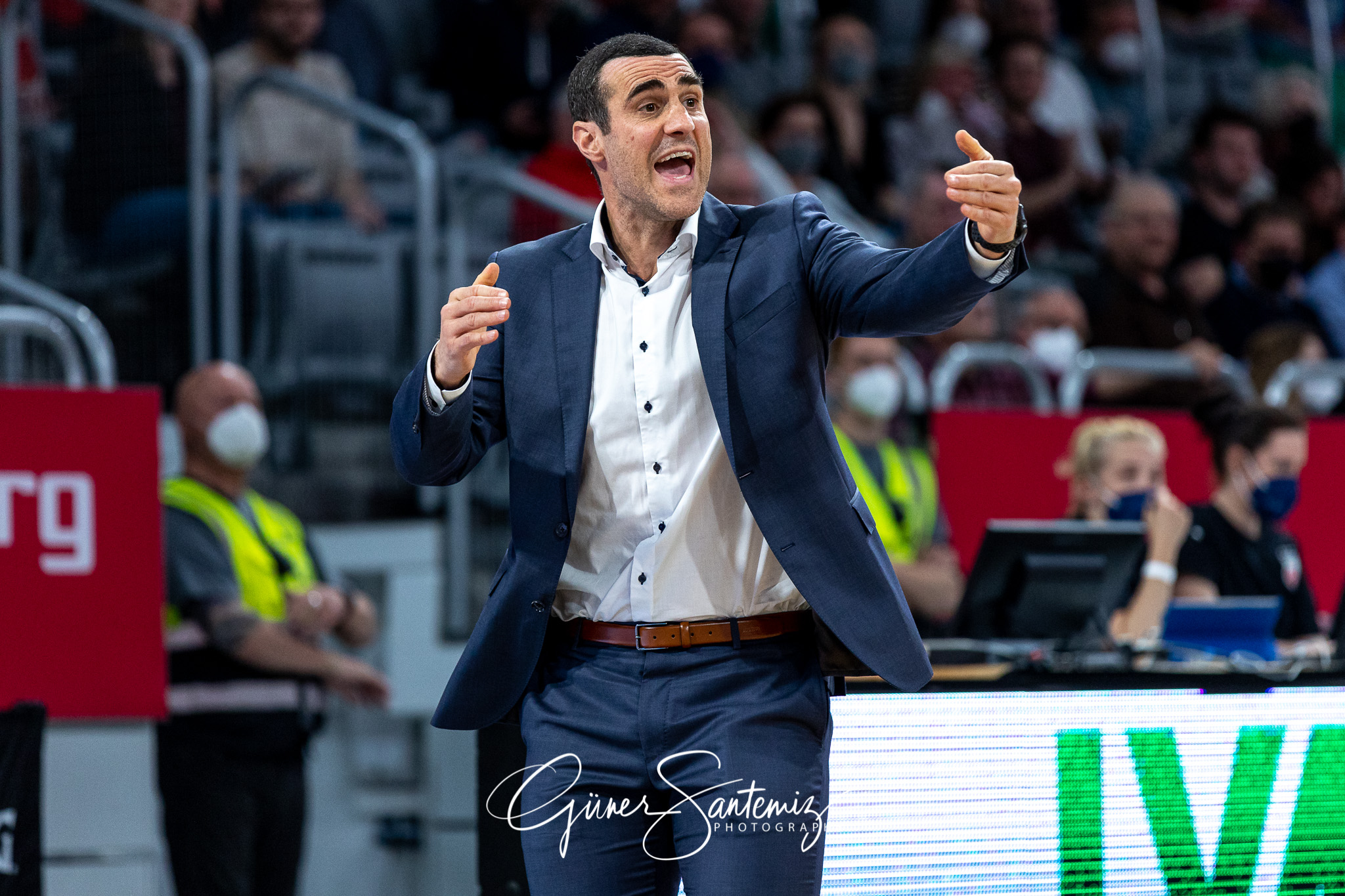 Brose Bamberg vs. BG Goettingen - Basketball - easyCredit BBL -