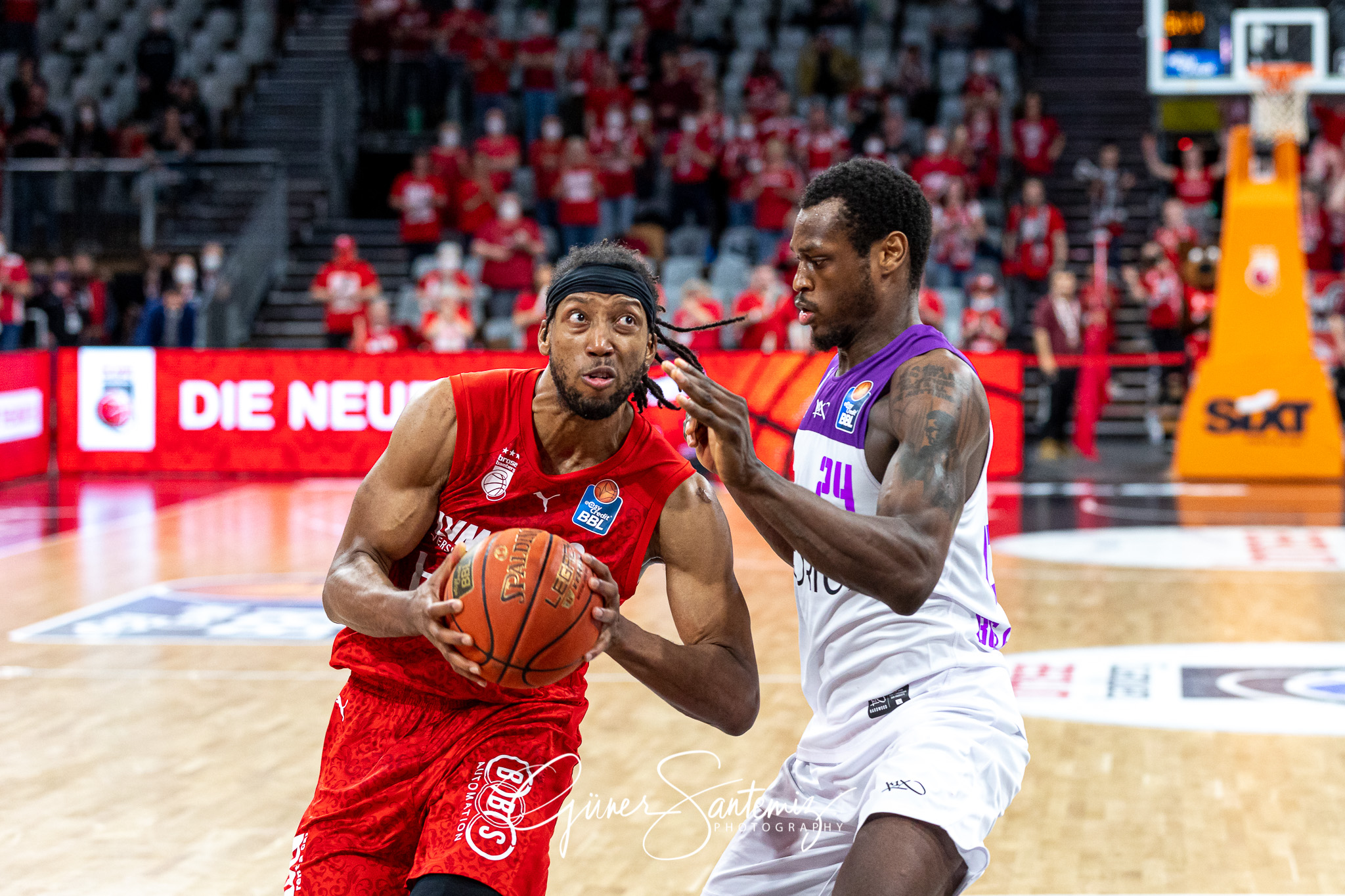 Brose Bamberg vs. BG Goettingen - Basketball - easyCredit BBL -