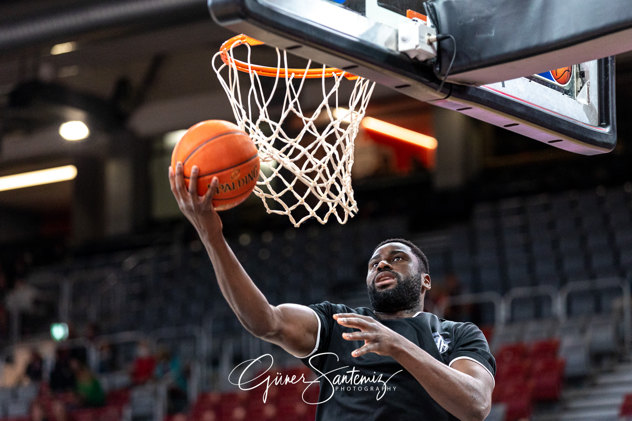 Brose Bamberg vs. Hamburg Towers - Basketball - easyCredit BBL -