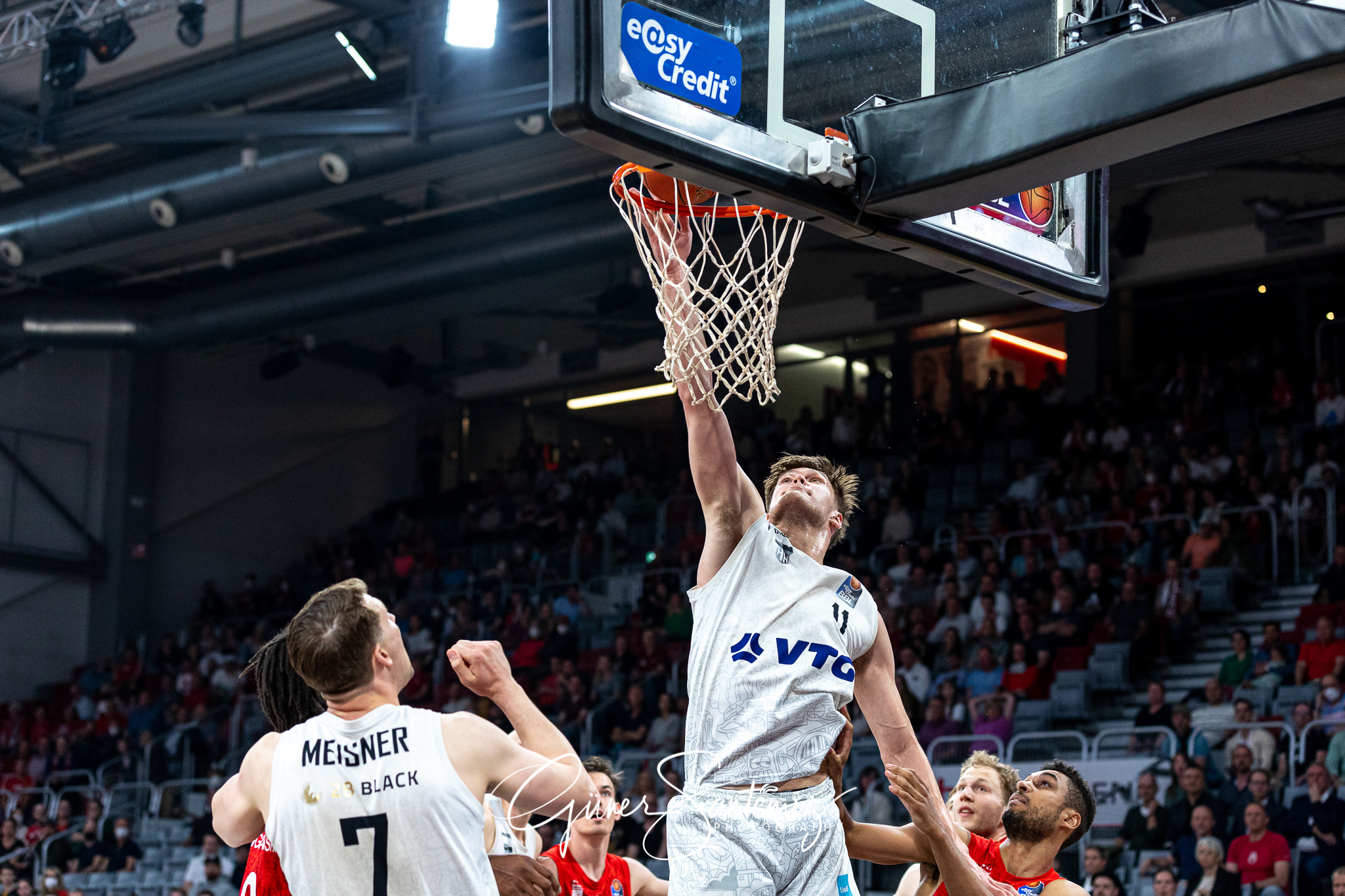 Brose Bamberg vs. Hamburg Towers - Basketball - easyCredit BBL -