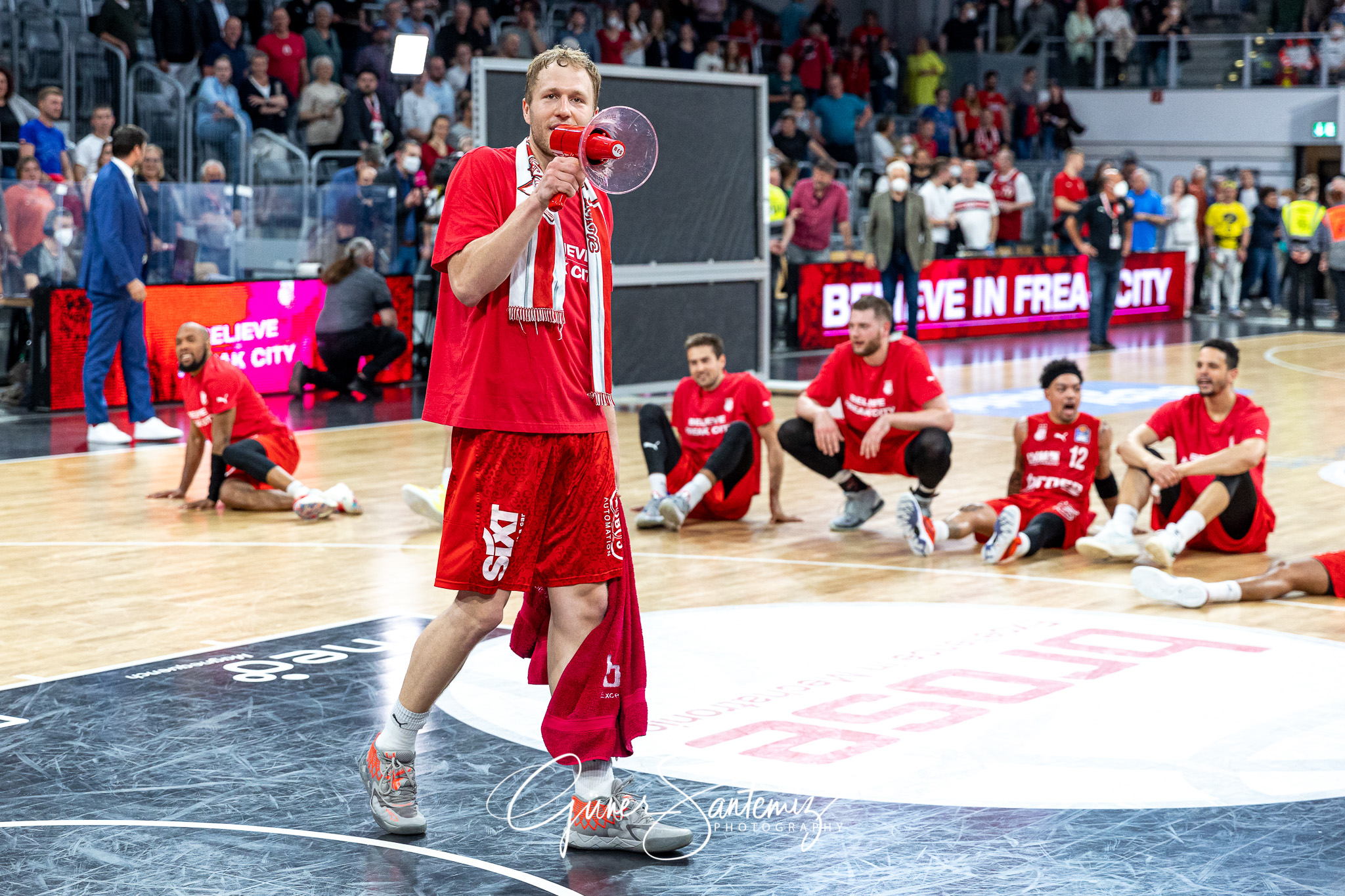 Brose Bamberg vs. Hamburg Towers - Basketball - easyCredit BBL -