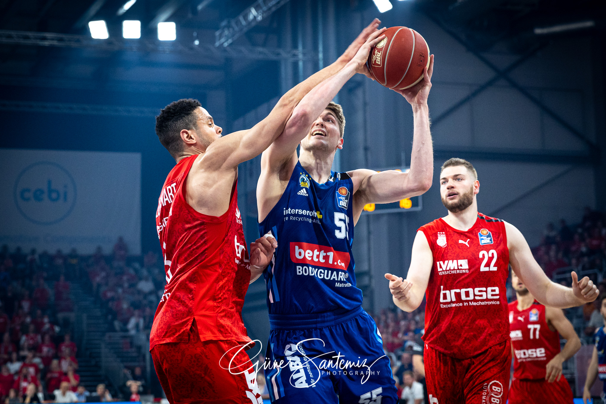 Brose Bamberg vs. Alba Berlin - Basketball - easyCredit BBL - Pl