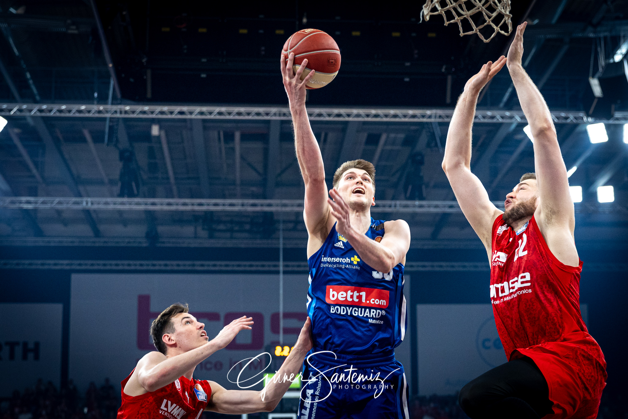 Brose Bamberg vs. Alba Berlin - Basketball - easyCredit BBL - Pl