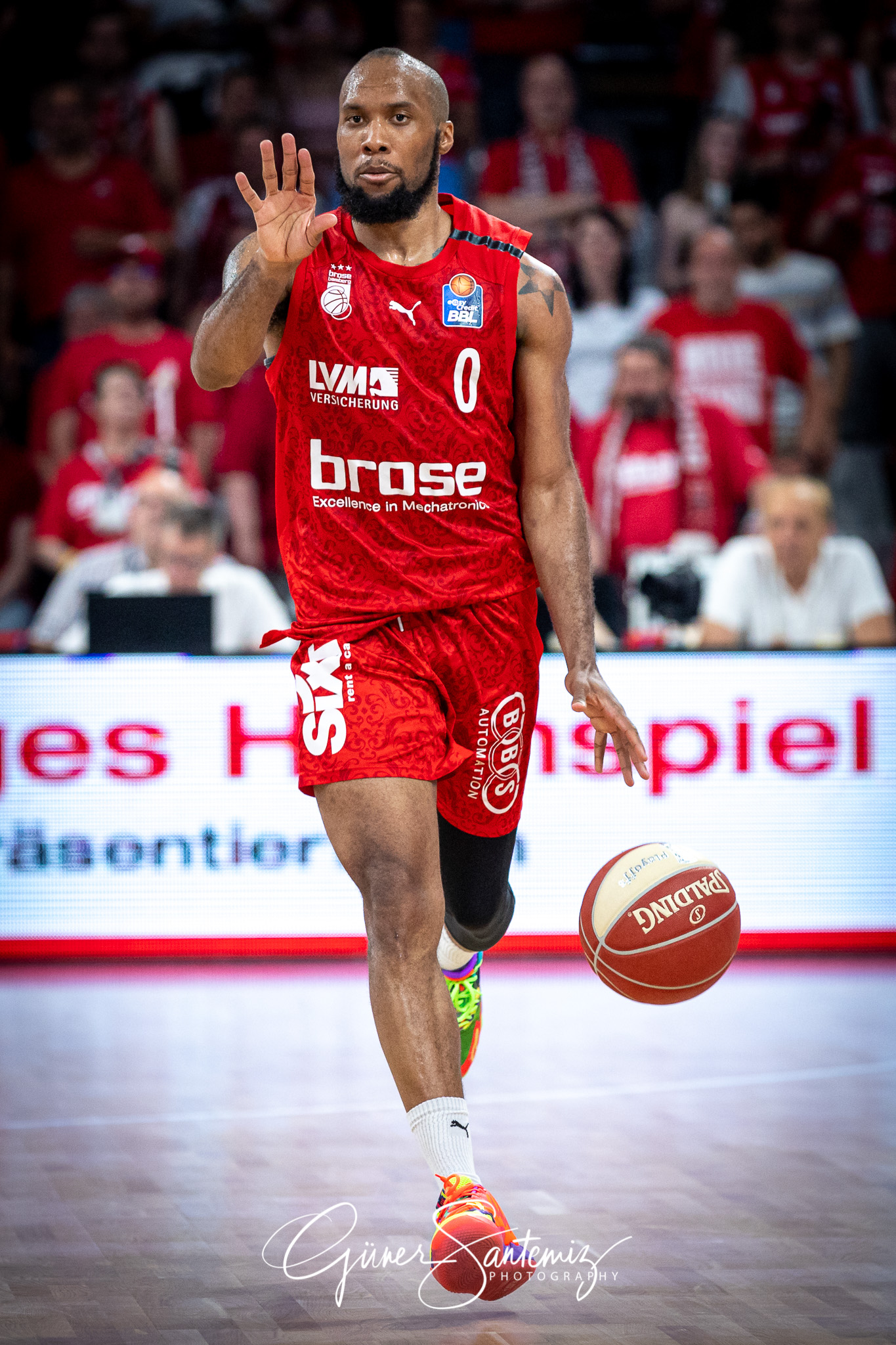 Brose Bamberg vs. Alba Berlin - Basketball - easyCredit BBL - Pl